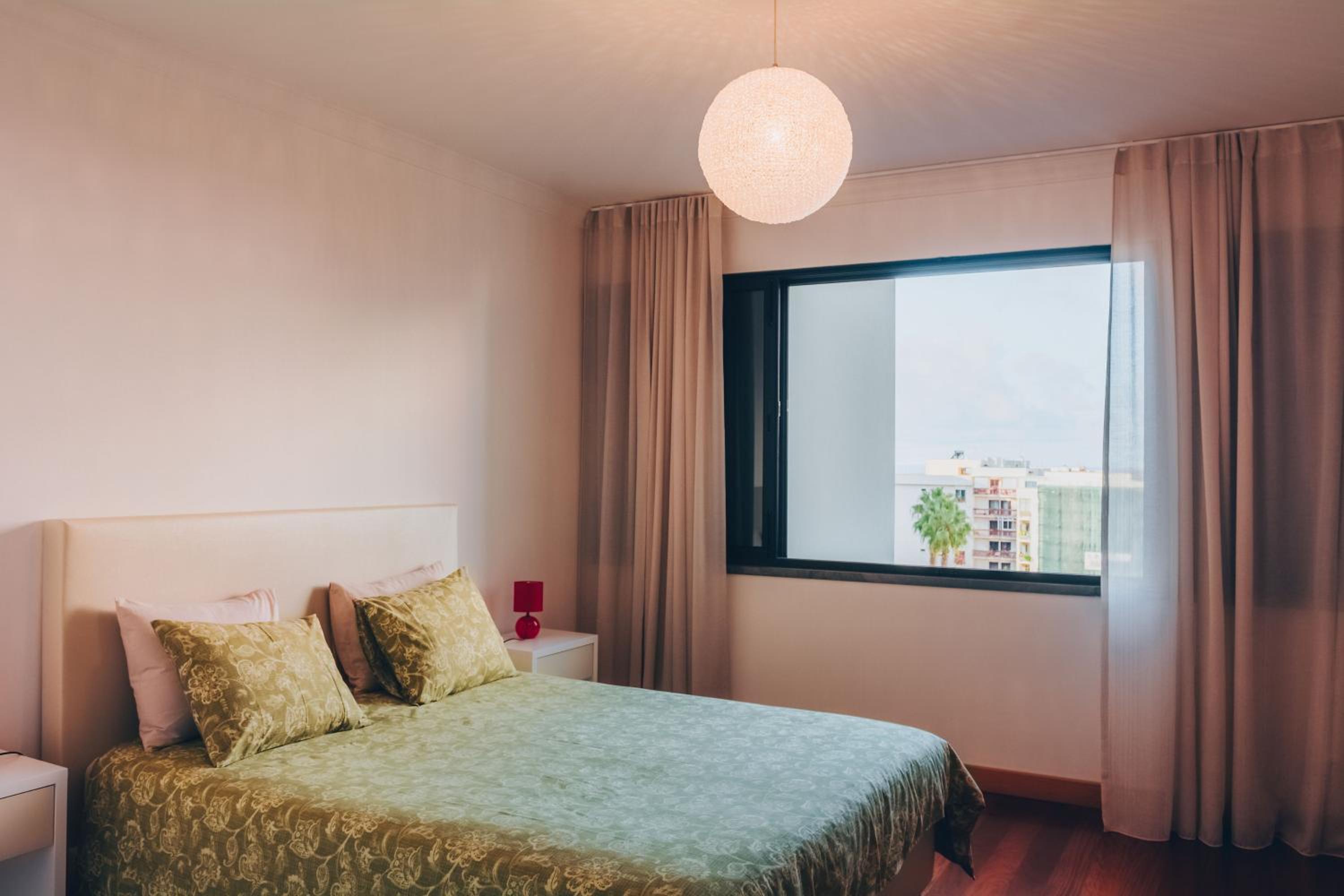 Beautiful Apartment with Sea View and Garden view 2