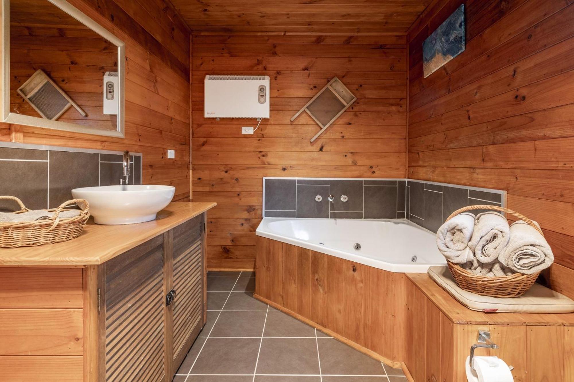 Mole Creek Cabins