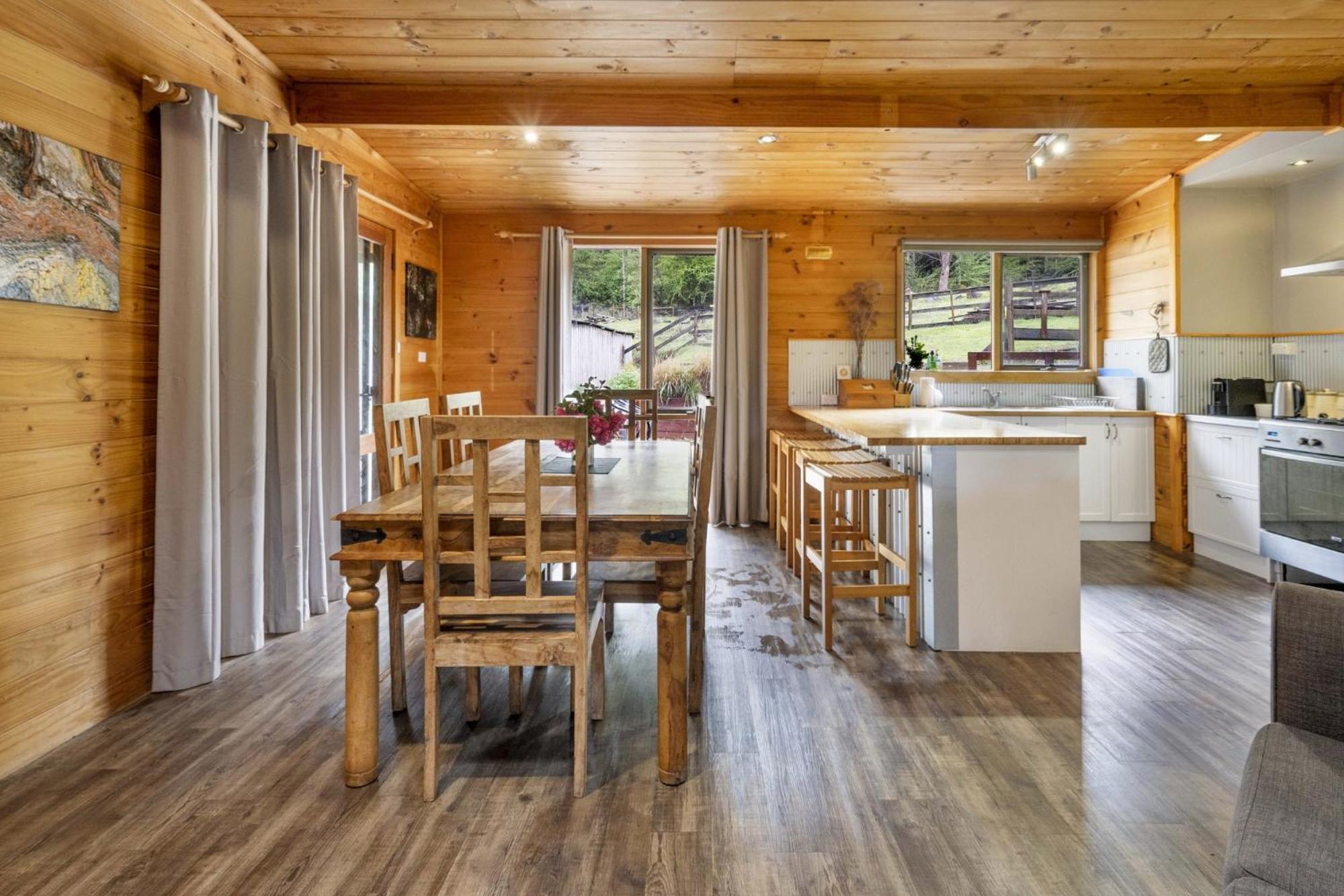 Mole Creek Cabins