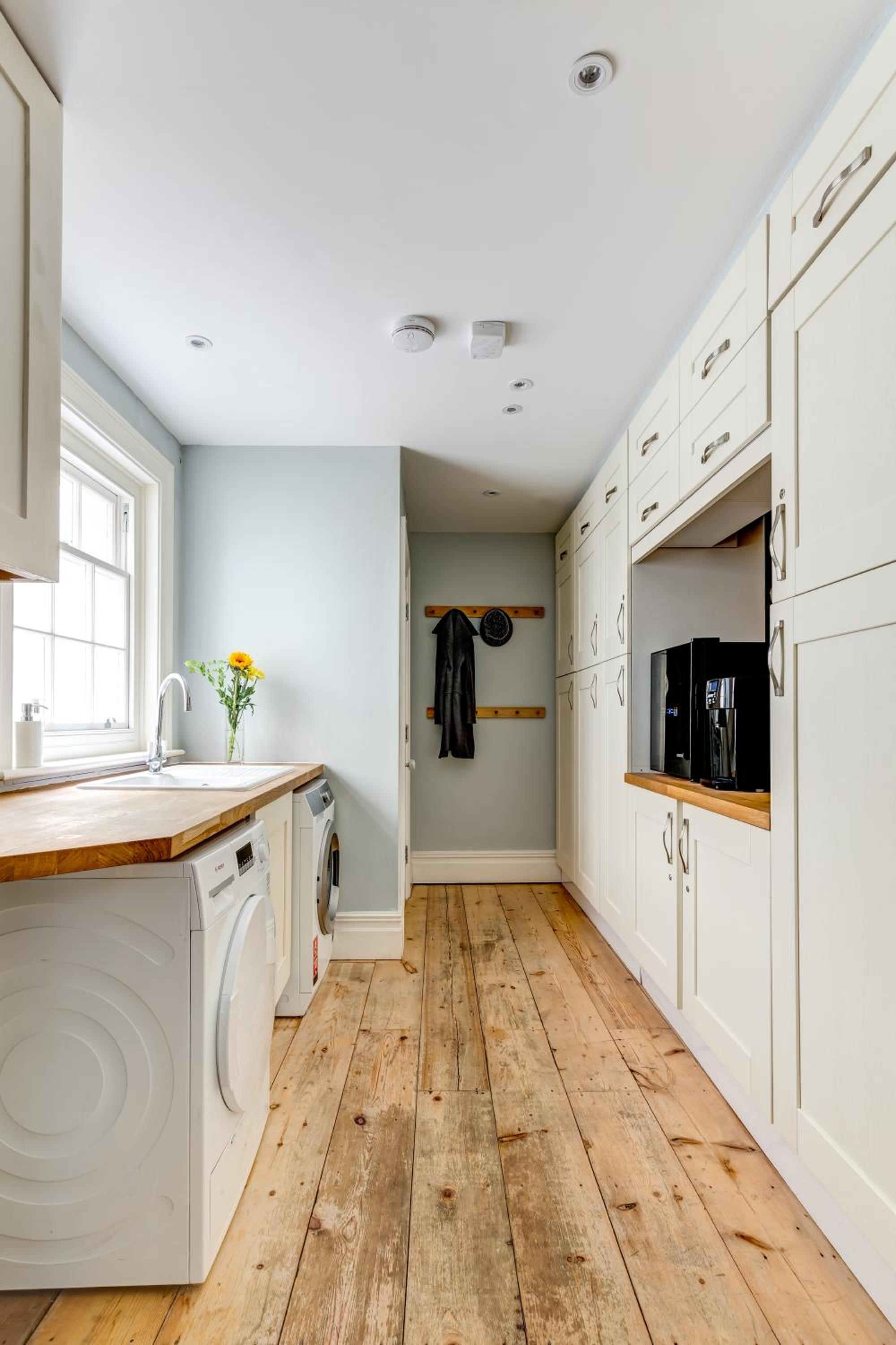 Luxury Mansion Townhouse with Private Cinema view 5