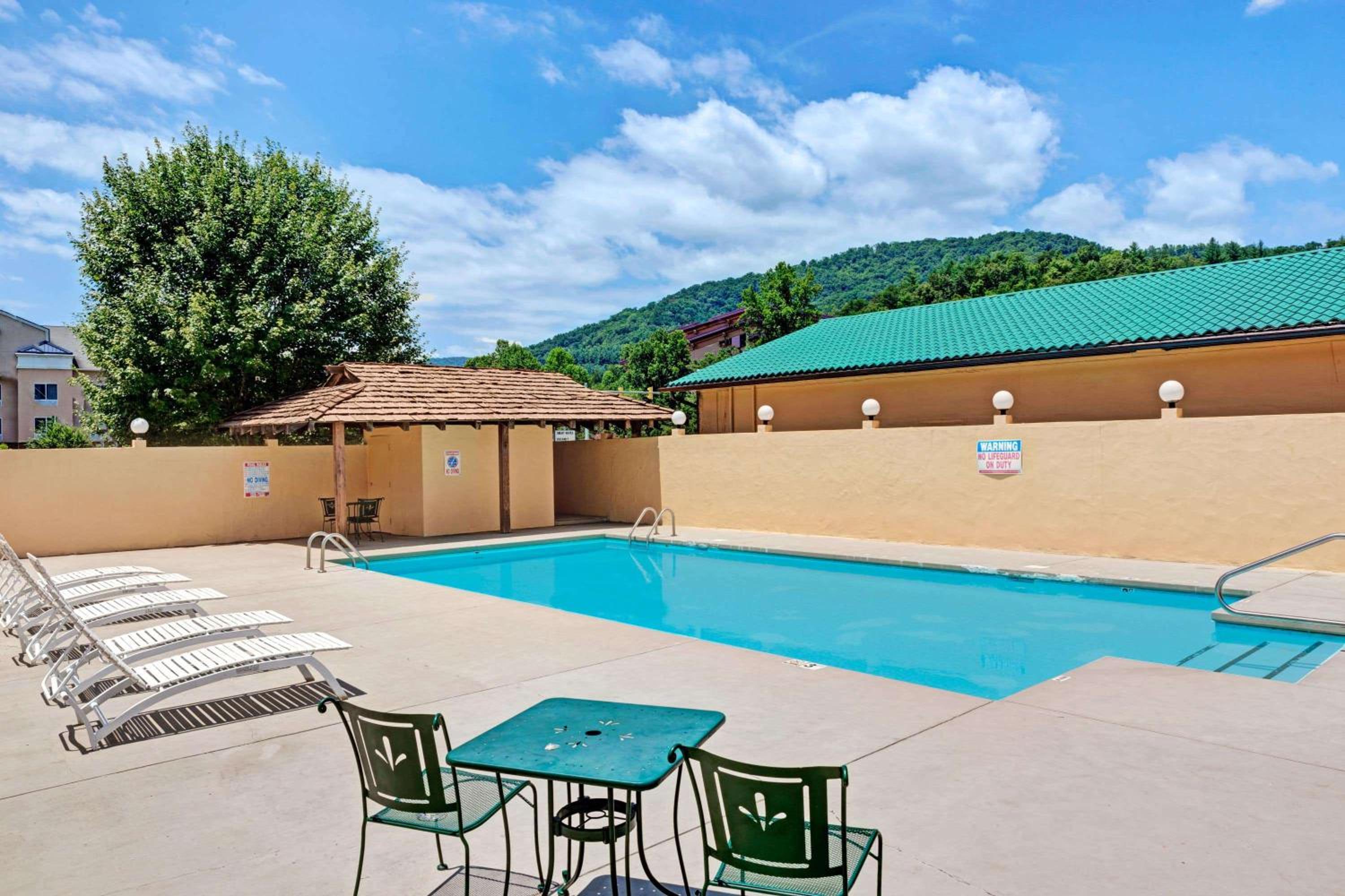 Days Inn by Wyndham Cherokee Near Casino