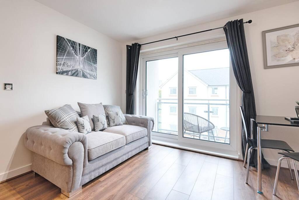 Stay at Neptune with Parking Space - TV in every Bedroom! view 2