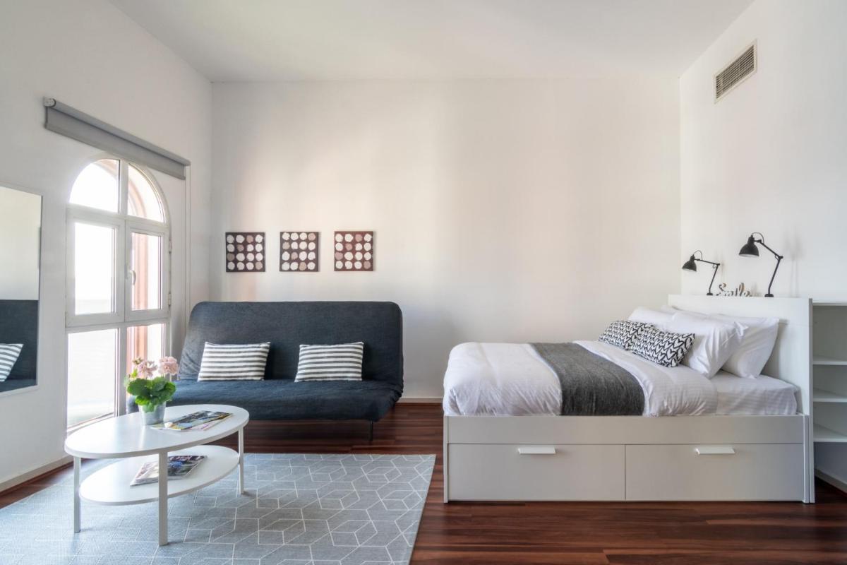 The Smart Concierge - Discovery Gardens street 4