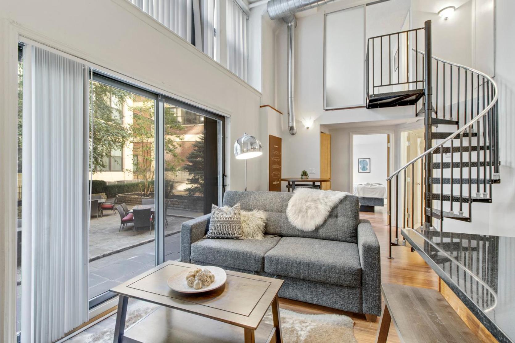 Sleeps 4! 2BR, Gym, Paid Parking, Close to Major Attractions view 2