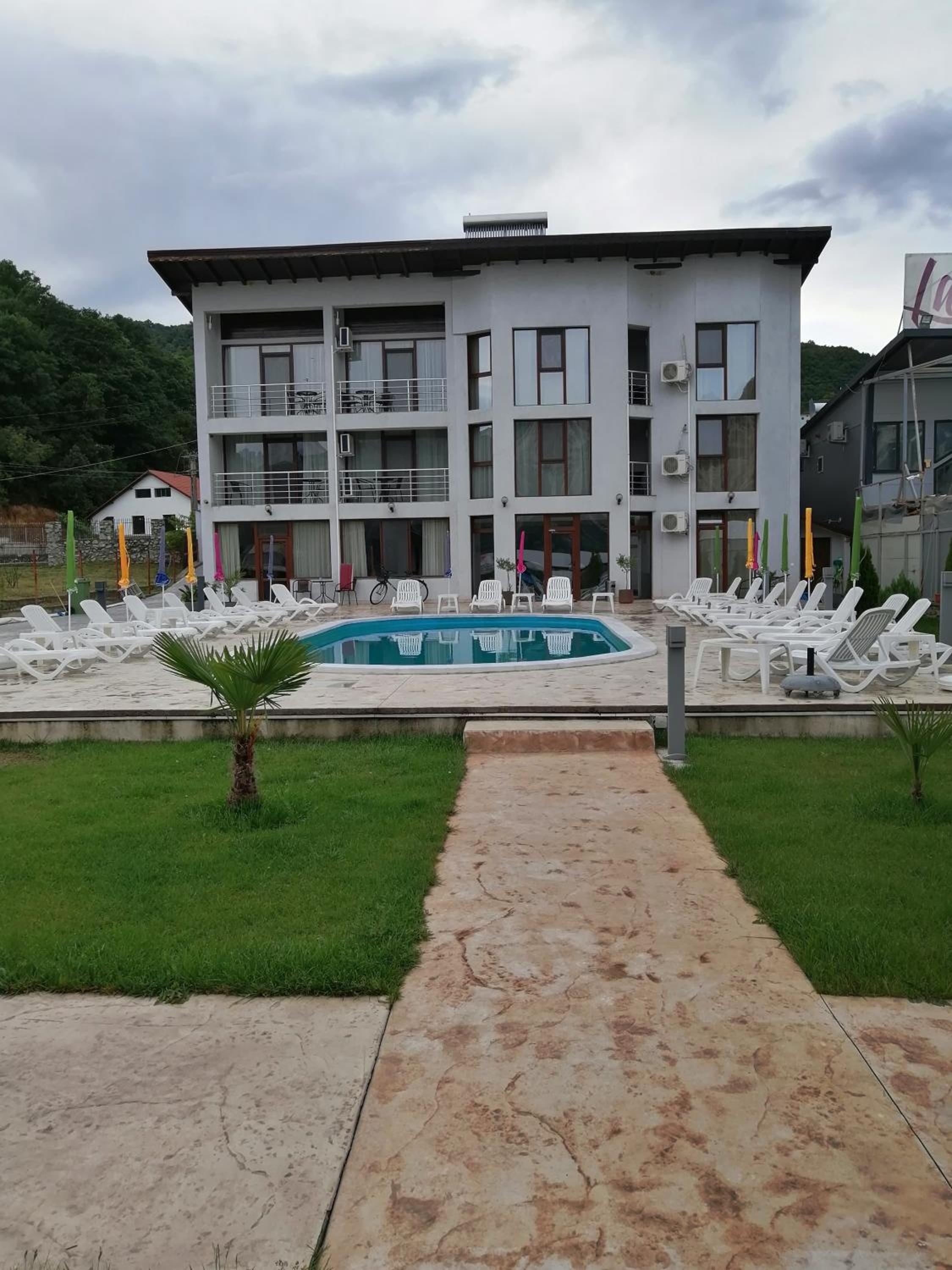 Vila Hercules view 3
