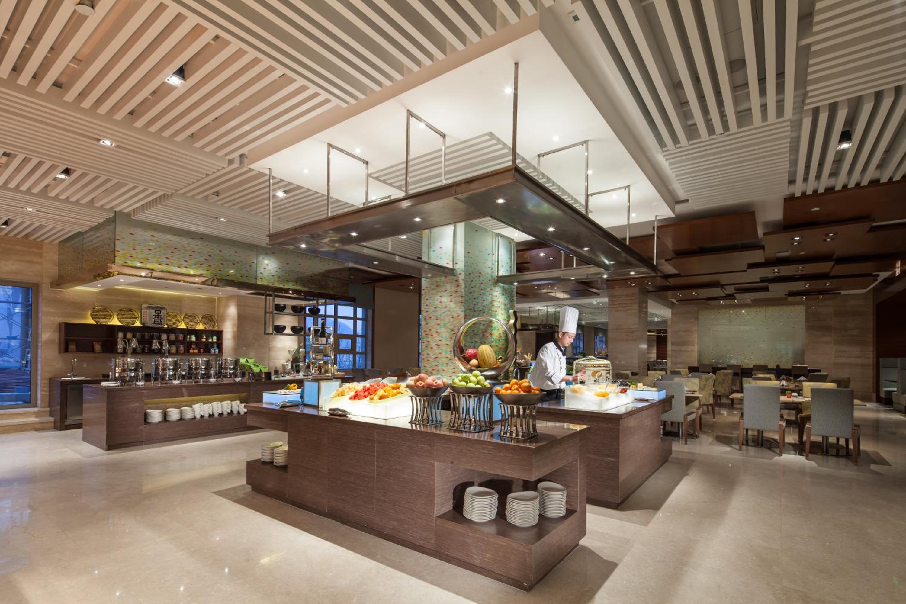 Holiday Inn Qingdao Expo, an IHG Hotel
