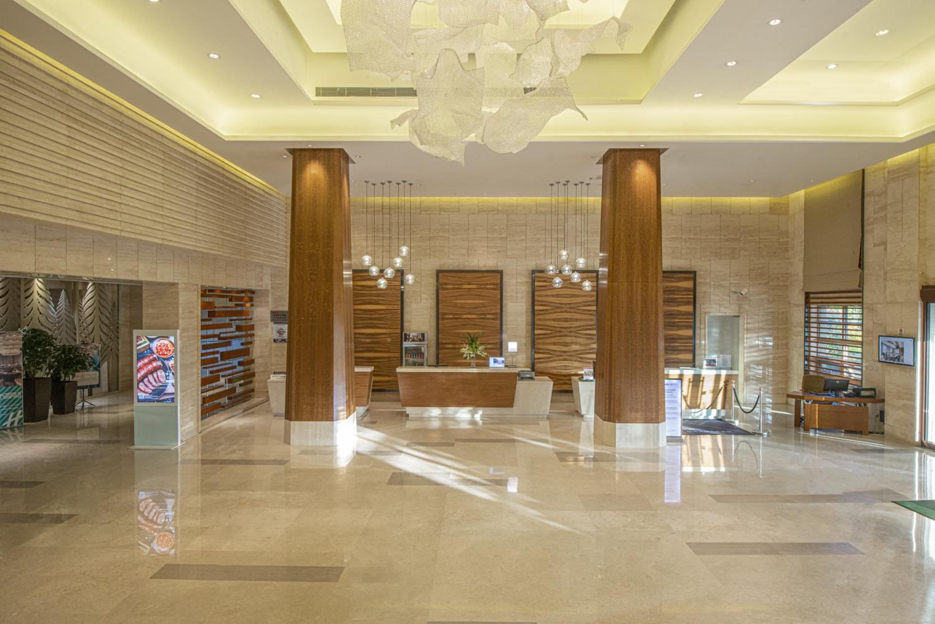 Holiday Inn Qingdao Expo, an IHG Hotel