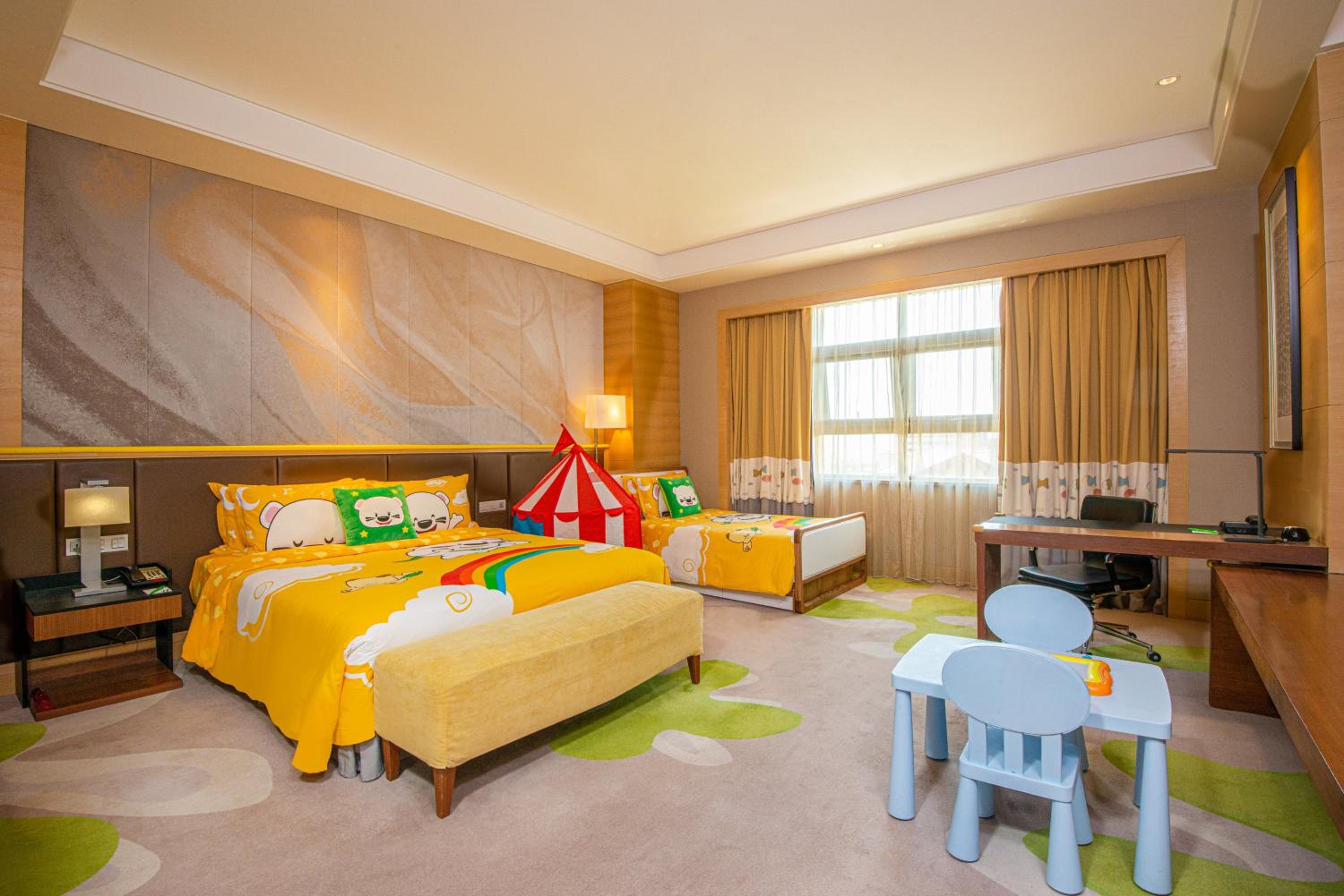 Holiday Inn Qingdao Expo, an IHG Hotel
