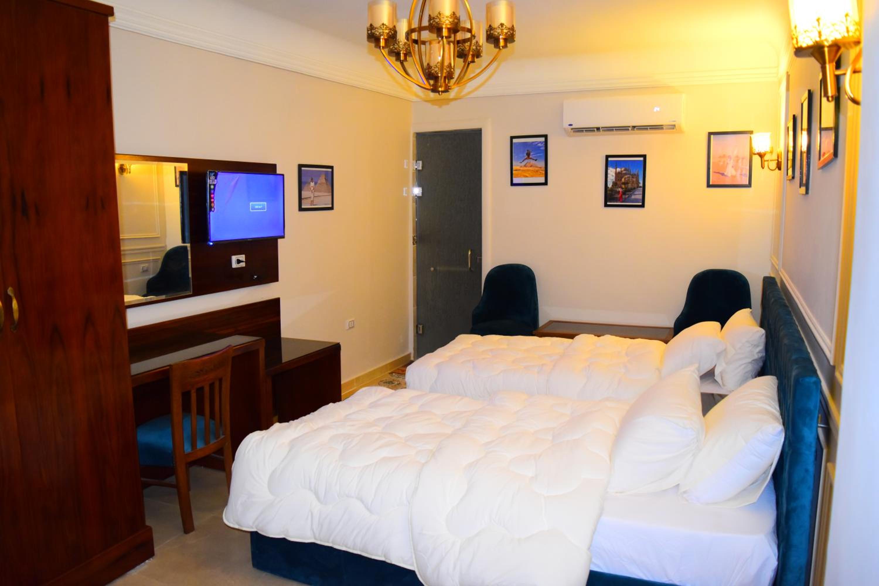 Rihana pyramids hotel