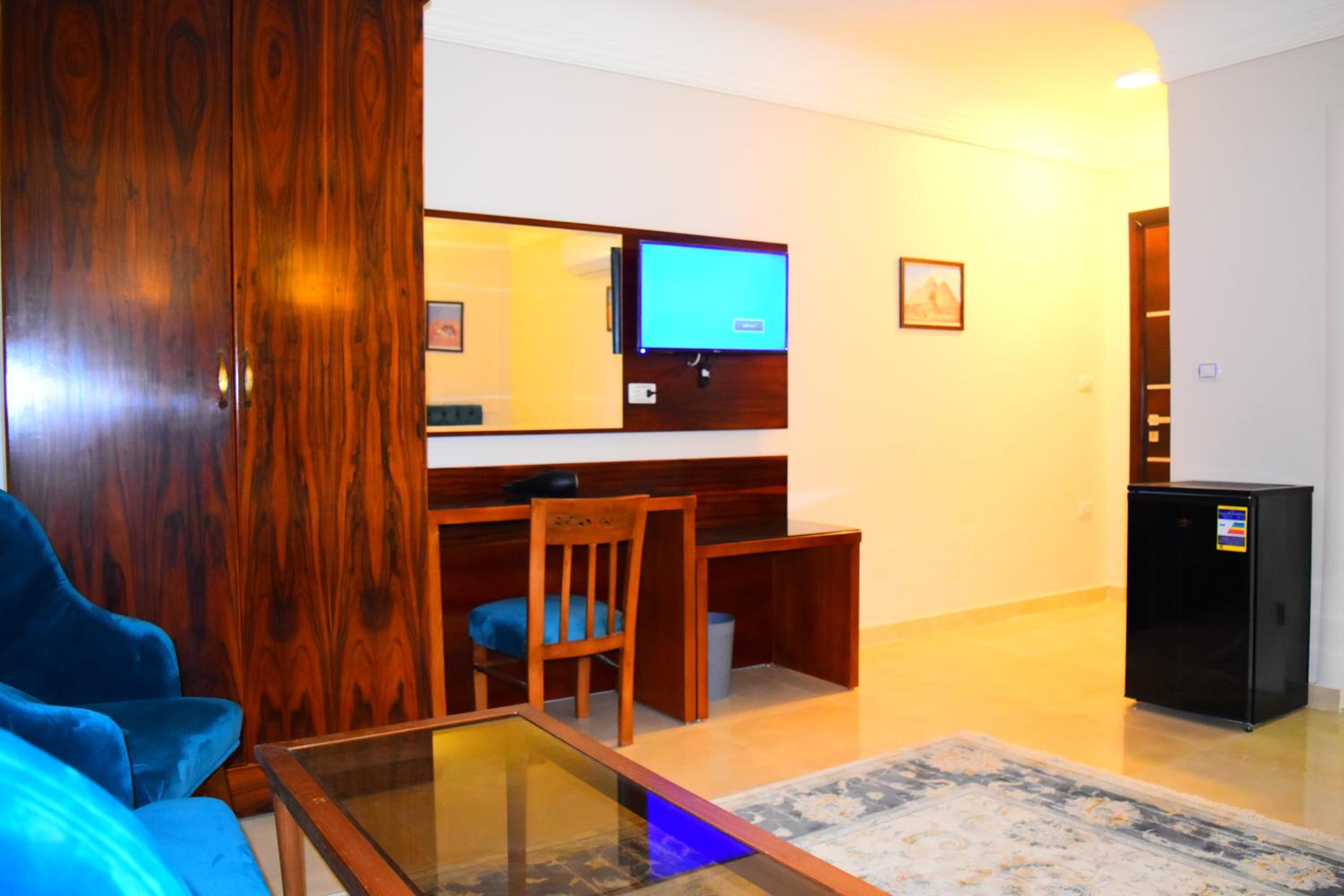 Rihana pyramids hotel