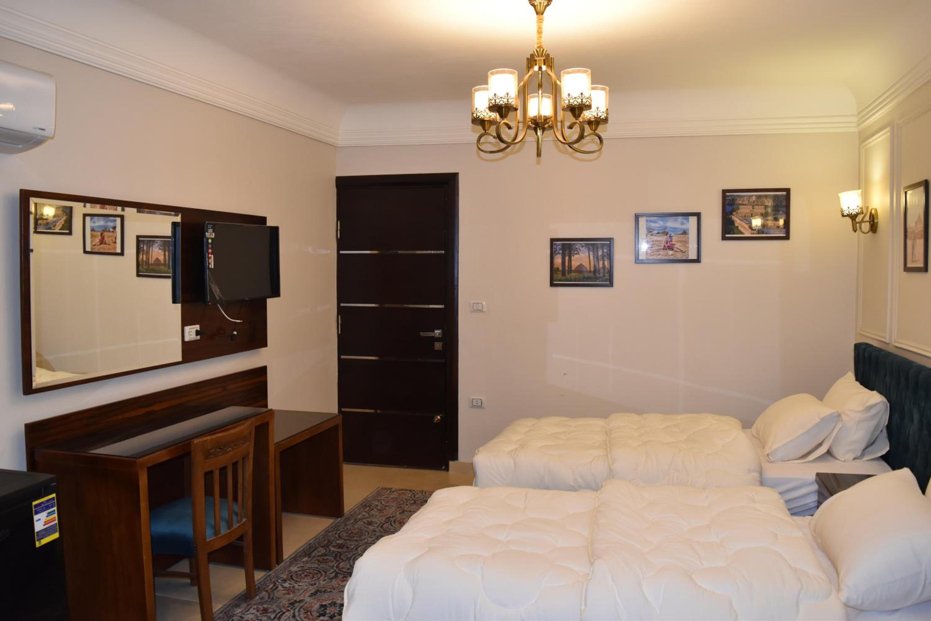 Rihana pyramids hotel