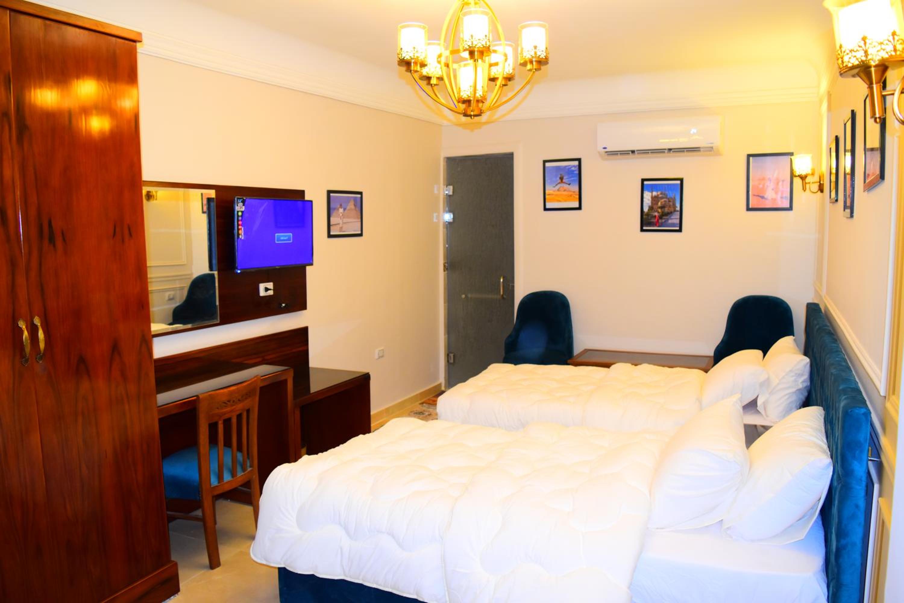 Rihana pyramids hotel
