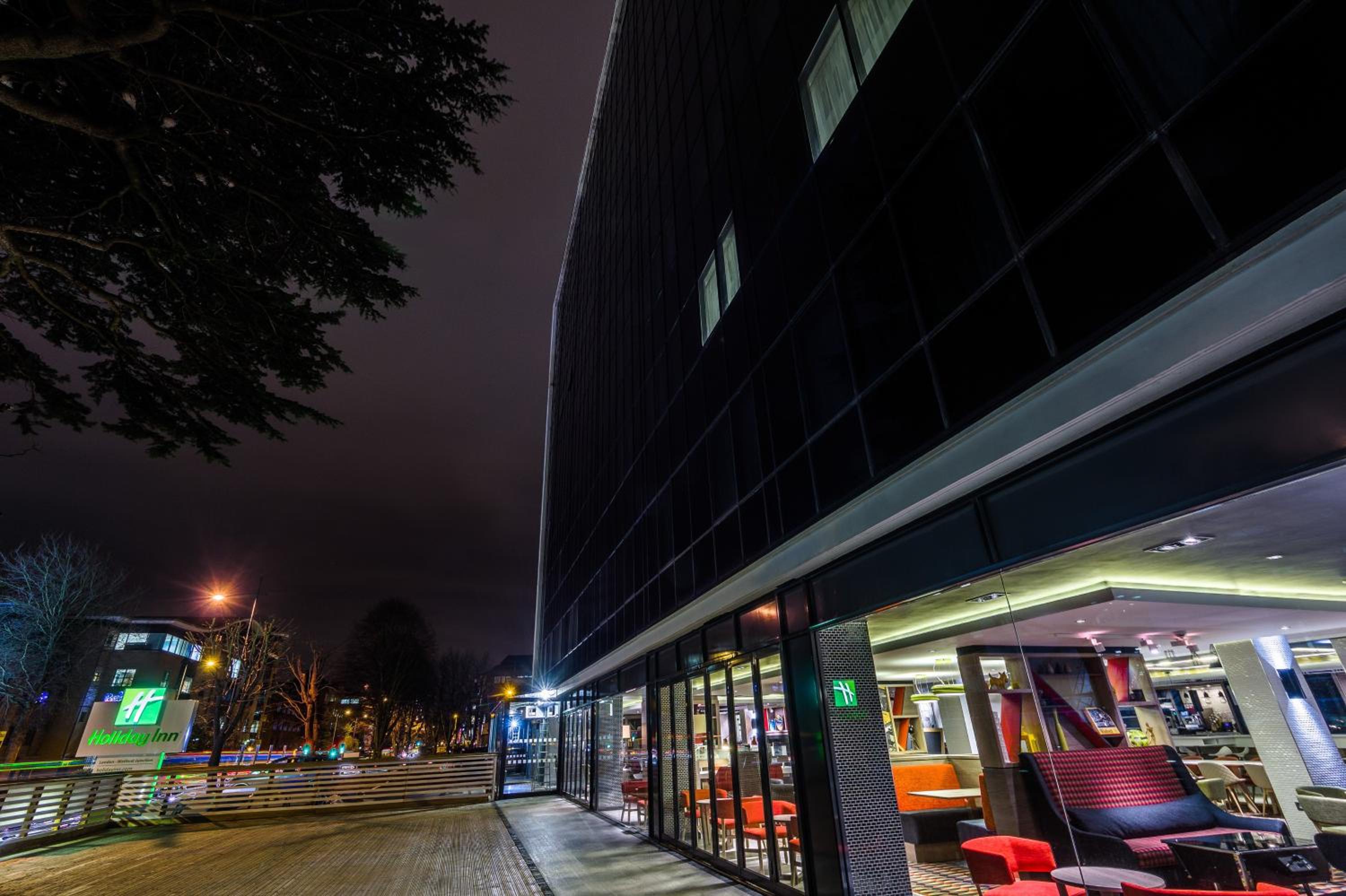 Watford Vacations - Holiday Inn London Watford Junction, an IHG Hotel - Property Image 12