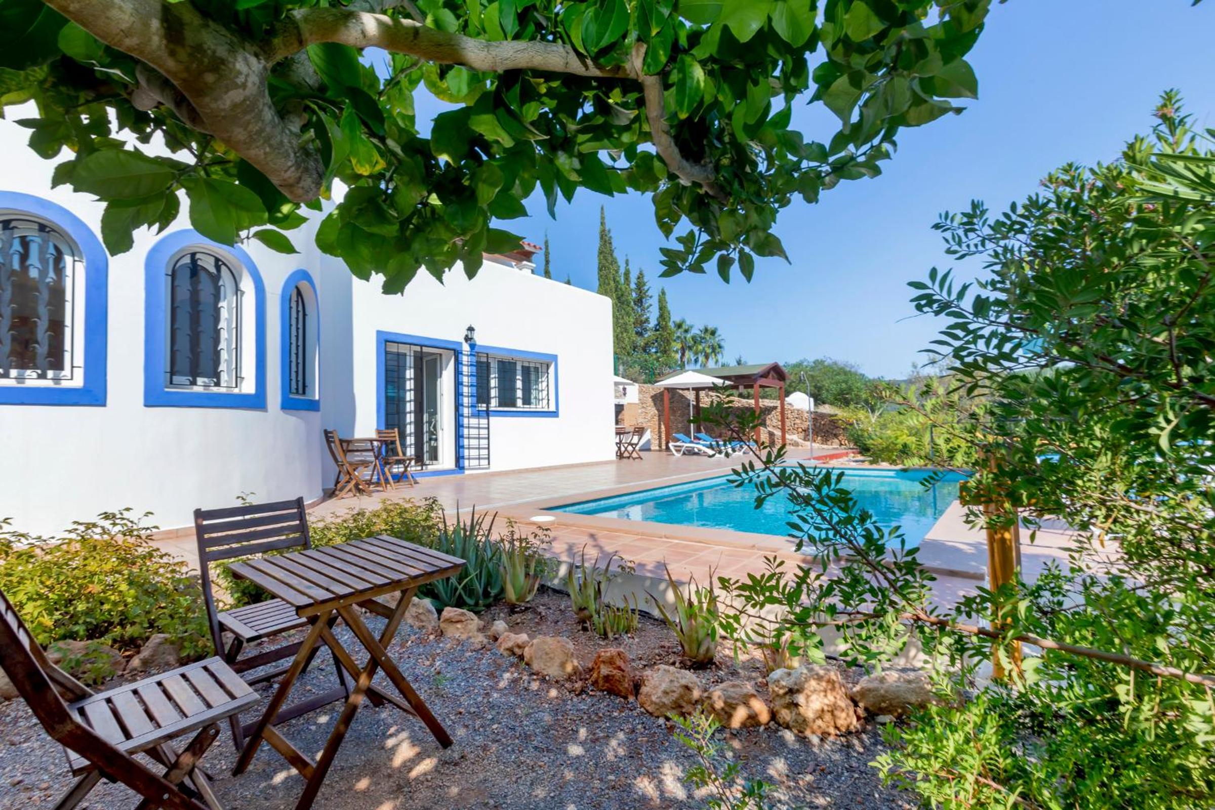 Charming villa with pool, Can Toni Mateu. photo 4