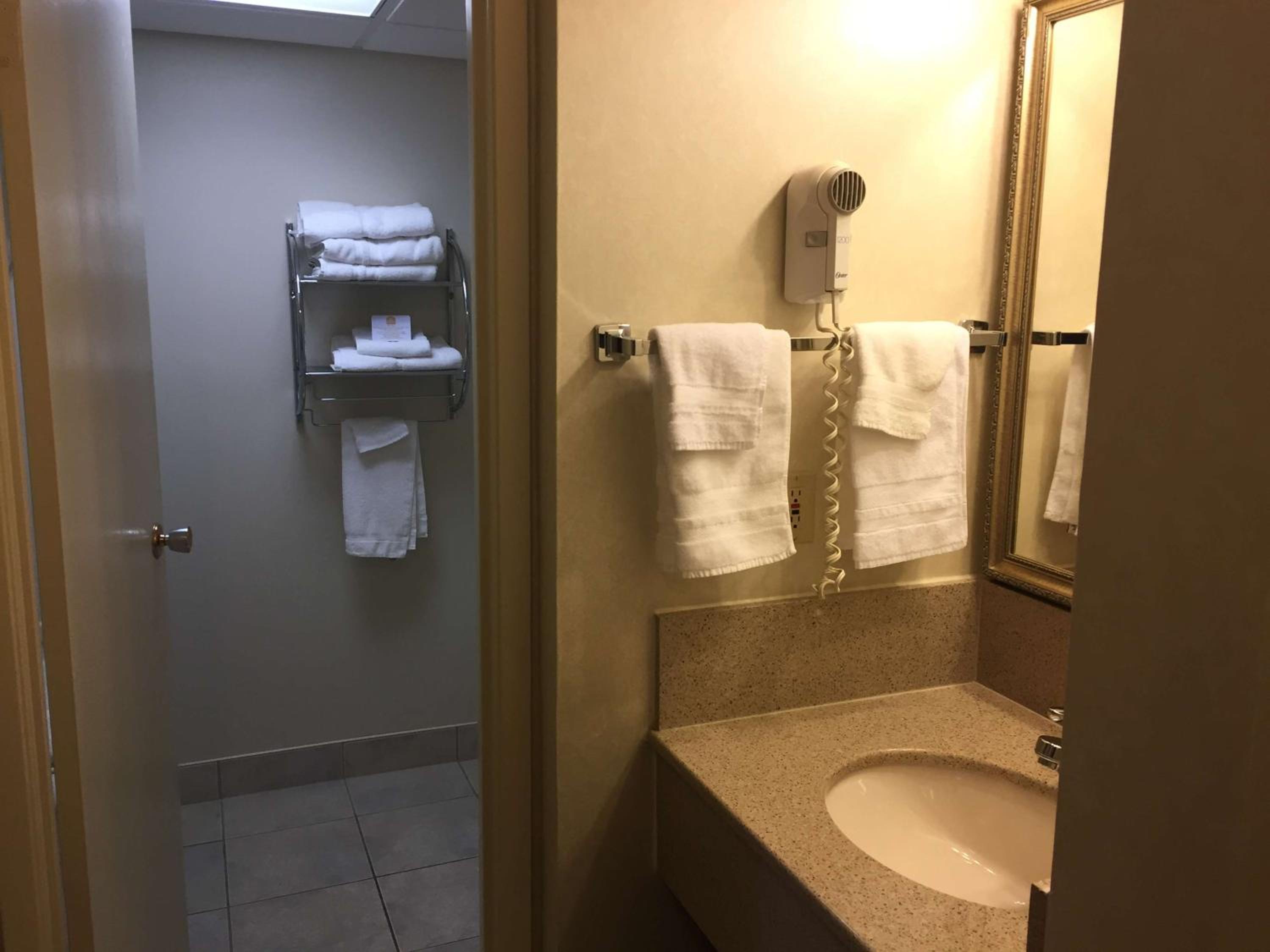 Thunder Bay Vacations - Best Western Thunder Bay Crossroads - Property Image 43