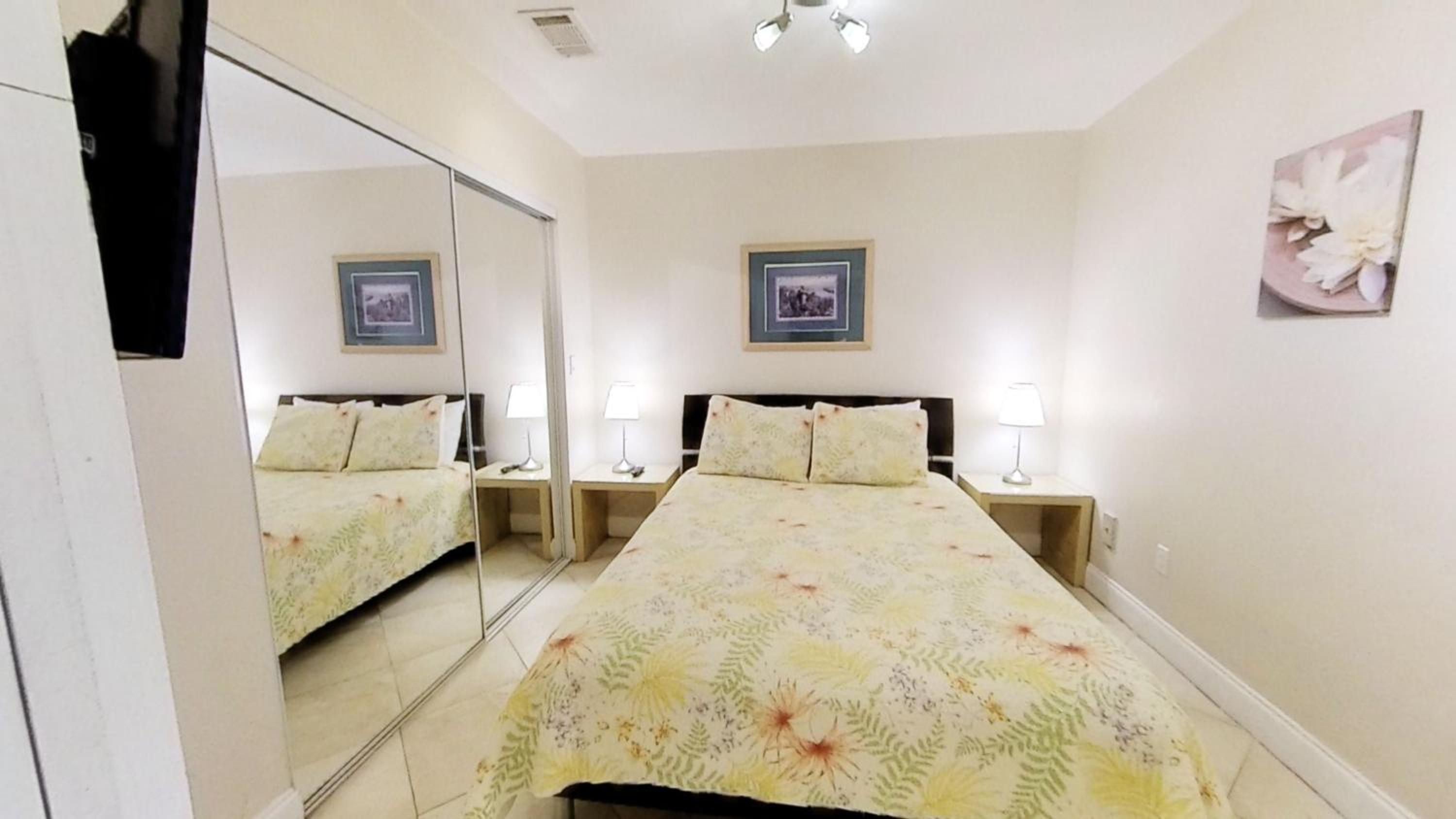 Castle B17 Contemporary Condo with Pool, Beach Access and Free Parking