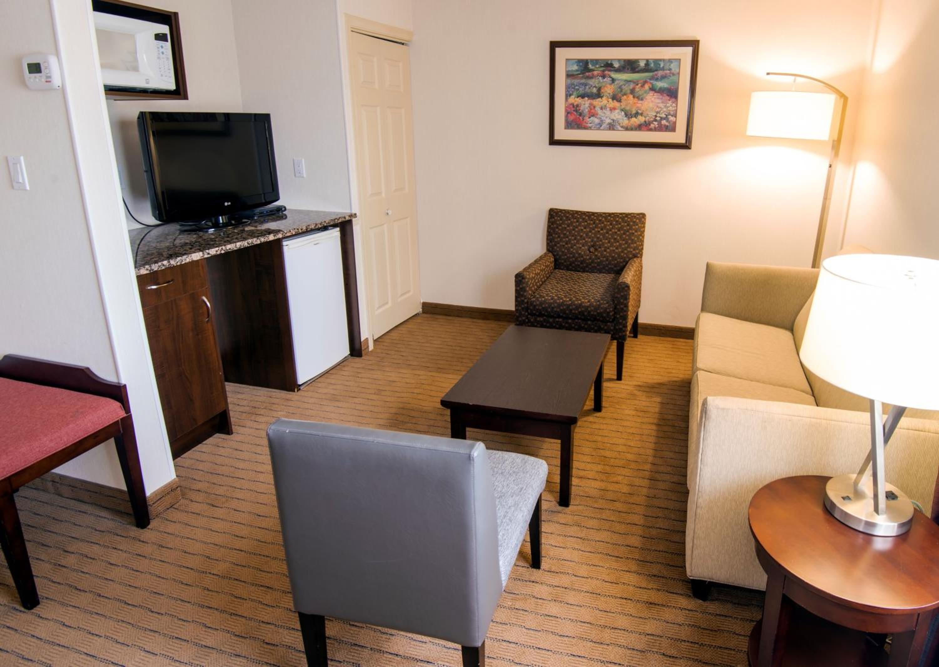 Hinton Vacations - Holiday Inn Hinton, an IHG Hotel - Property Image 11