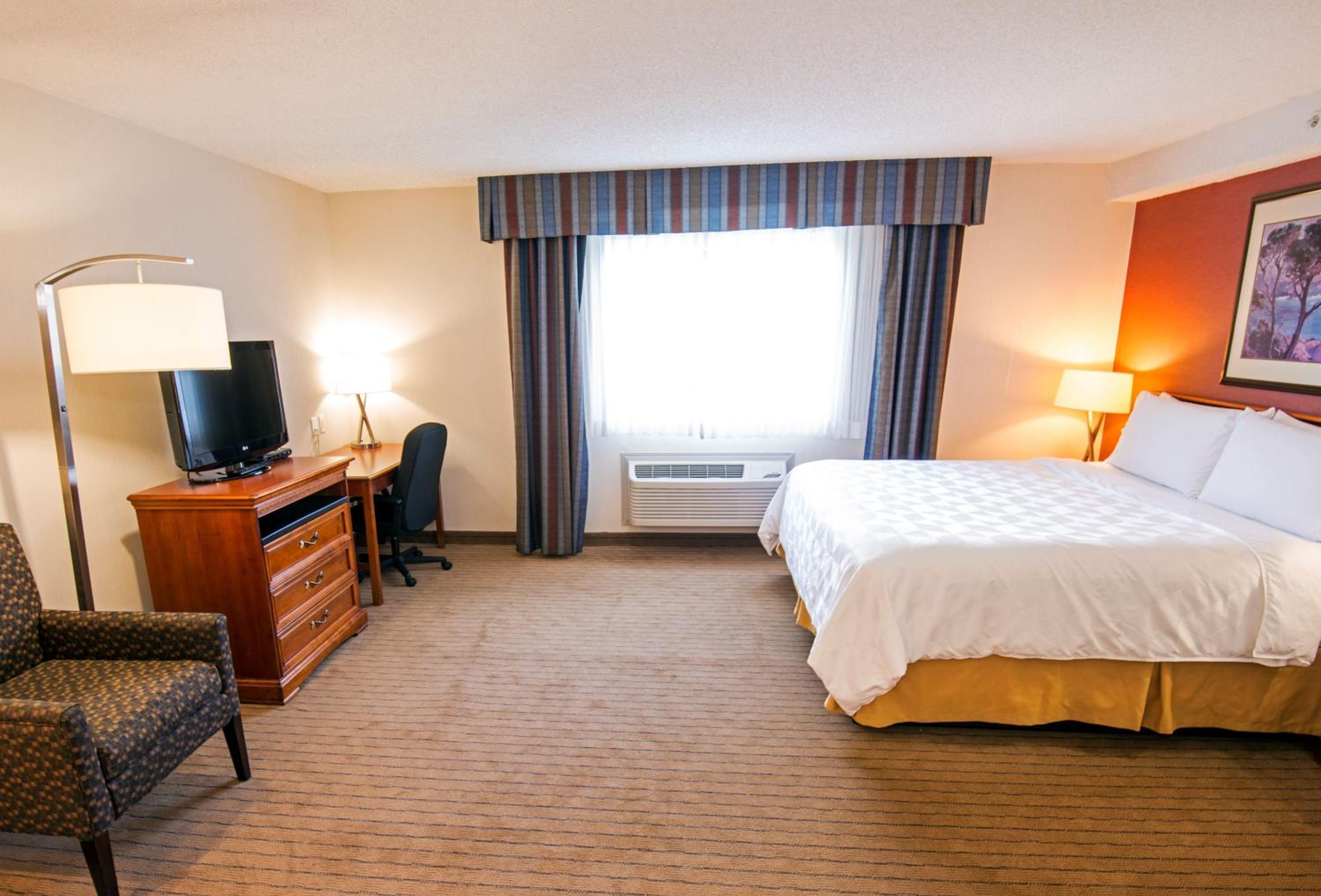 Hinton Vacations - Holiday Inn Hinton, an IHG Hotel - Property Image 7