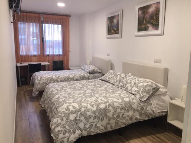 Hotel Rooms H Skyline