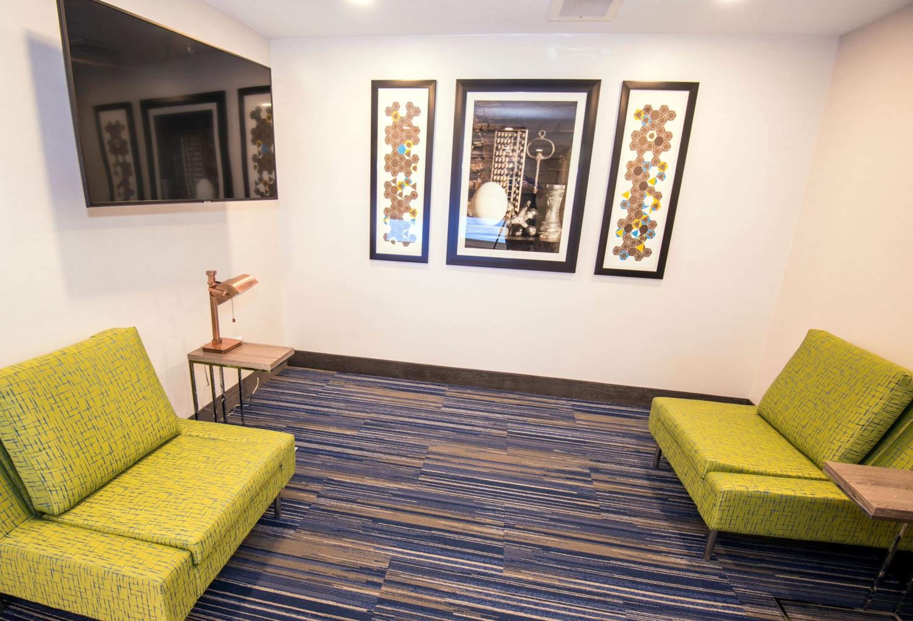 Hinton Vacations - Holiday Inn Express Hotel  Suites-Hinton, an IHG Hotel - Property Image 3