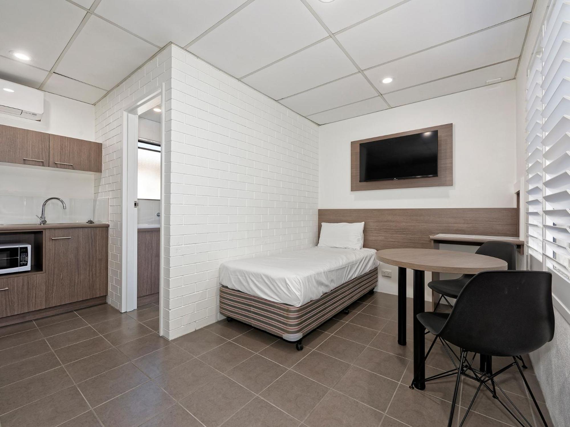 Chalet Motor Inn