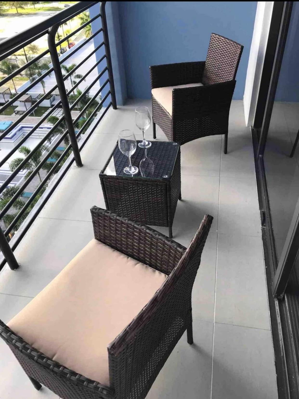 5350 Park inn Suite