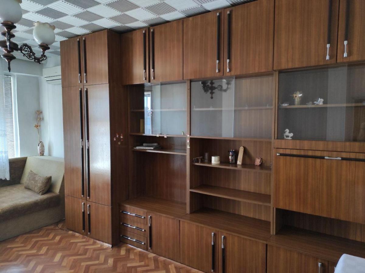 Apartment Next to the Center NO TV NO WIFI view 2