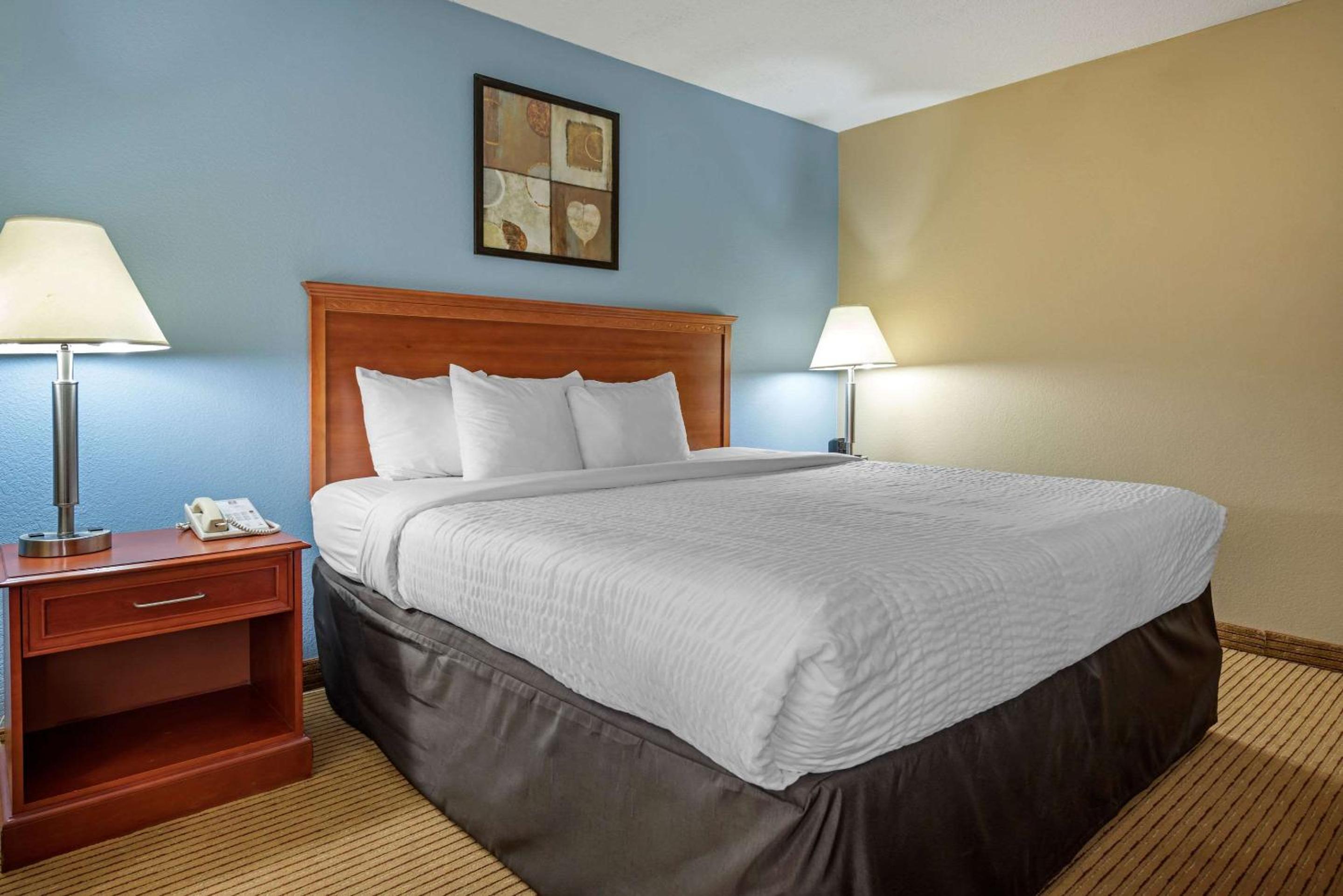 Lexington Vacations - Clarion Hotel Conference Center - North - Property Image 1