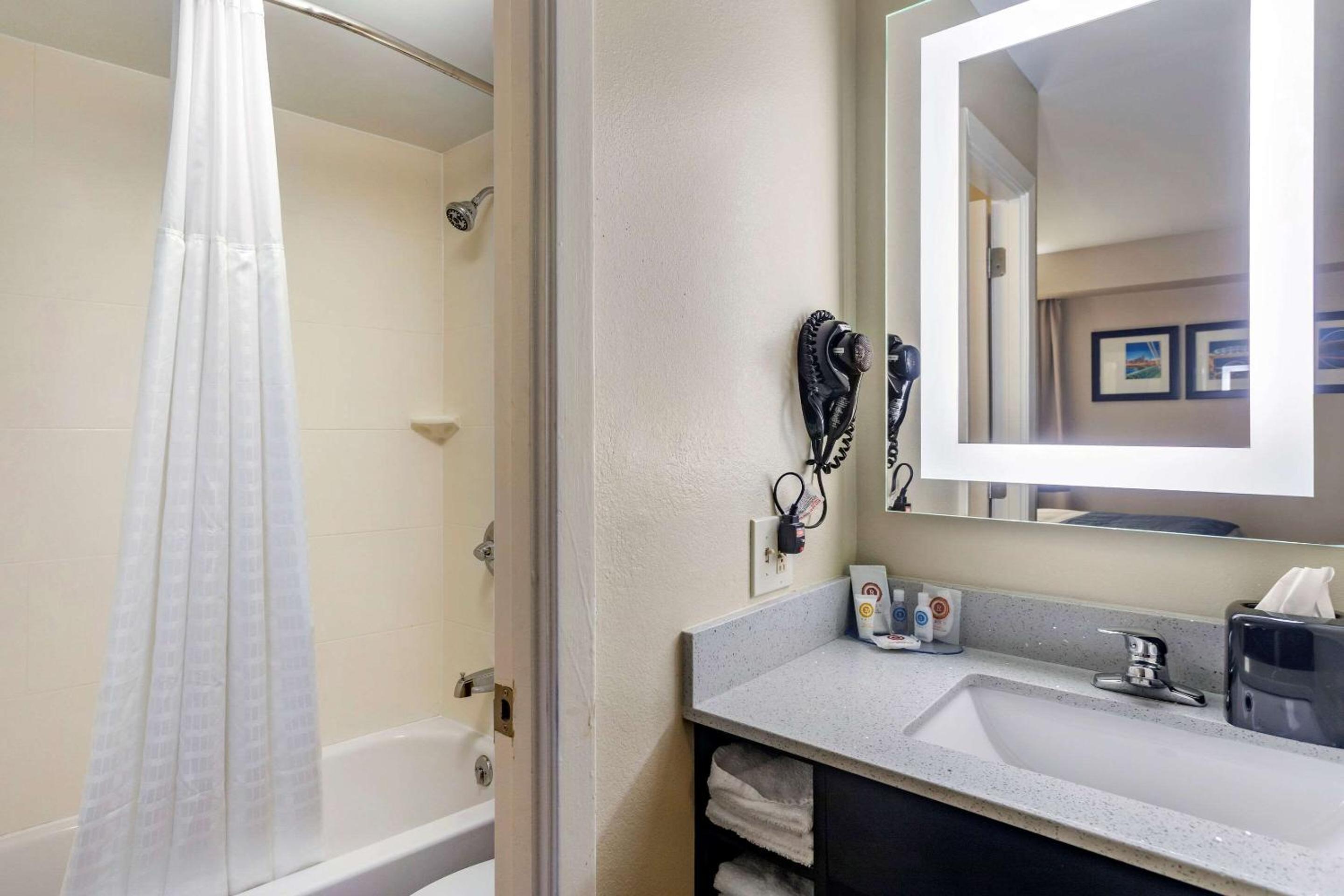 Comfort Inn Nashville - Opryland Area - Property Image 1