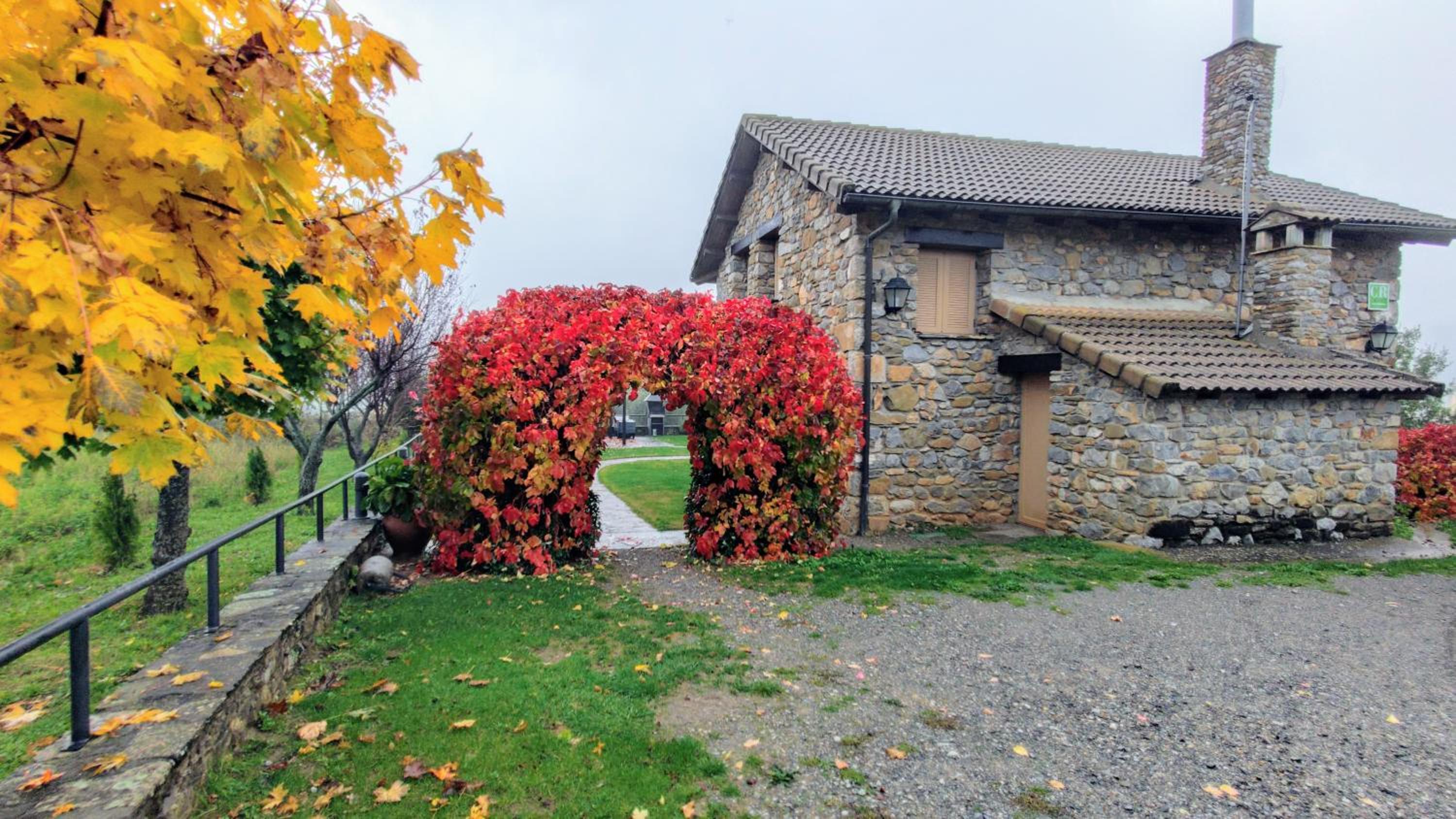 Casas Cleto - Laspuña view 2