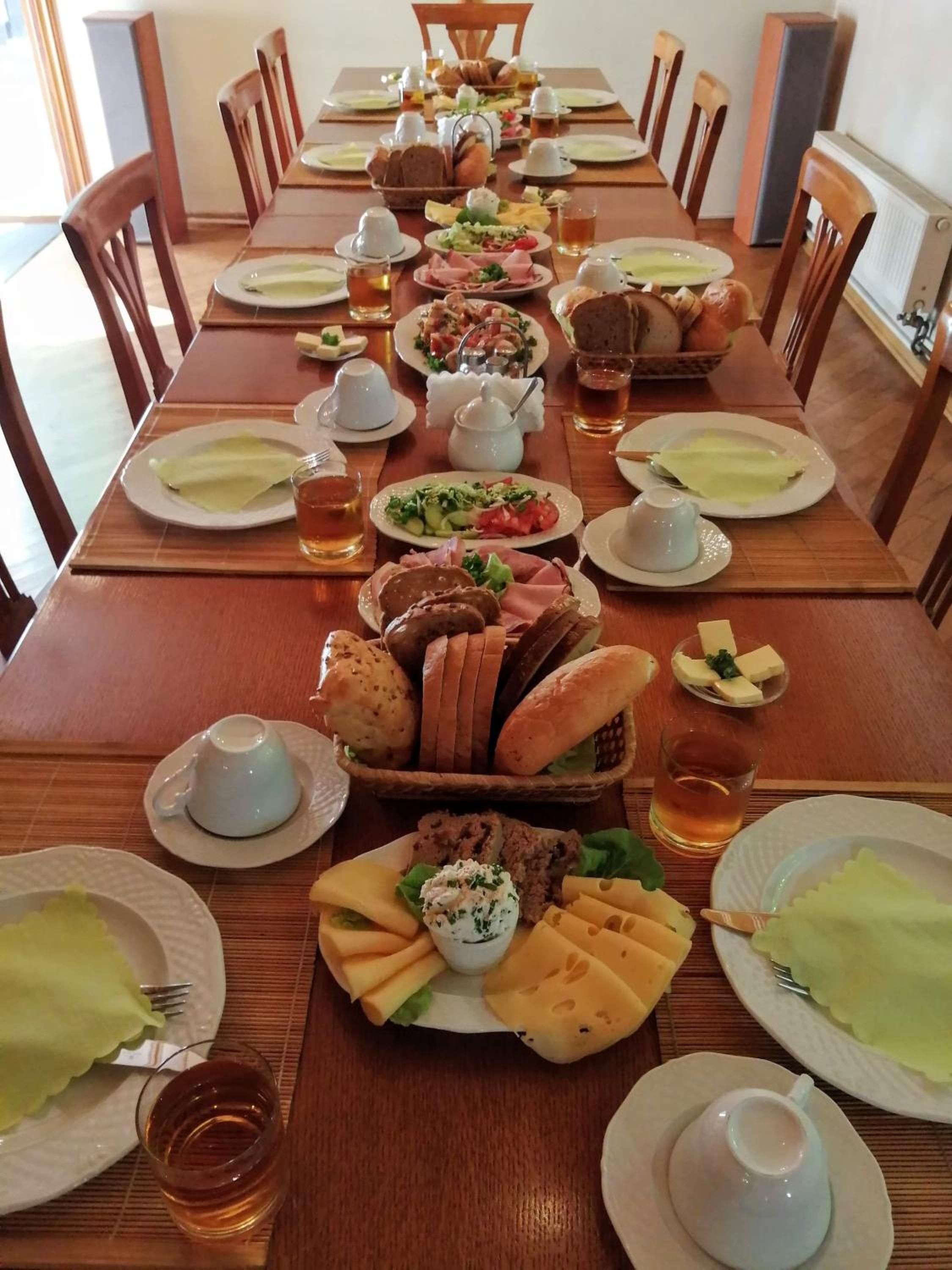 breakfast buffet