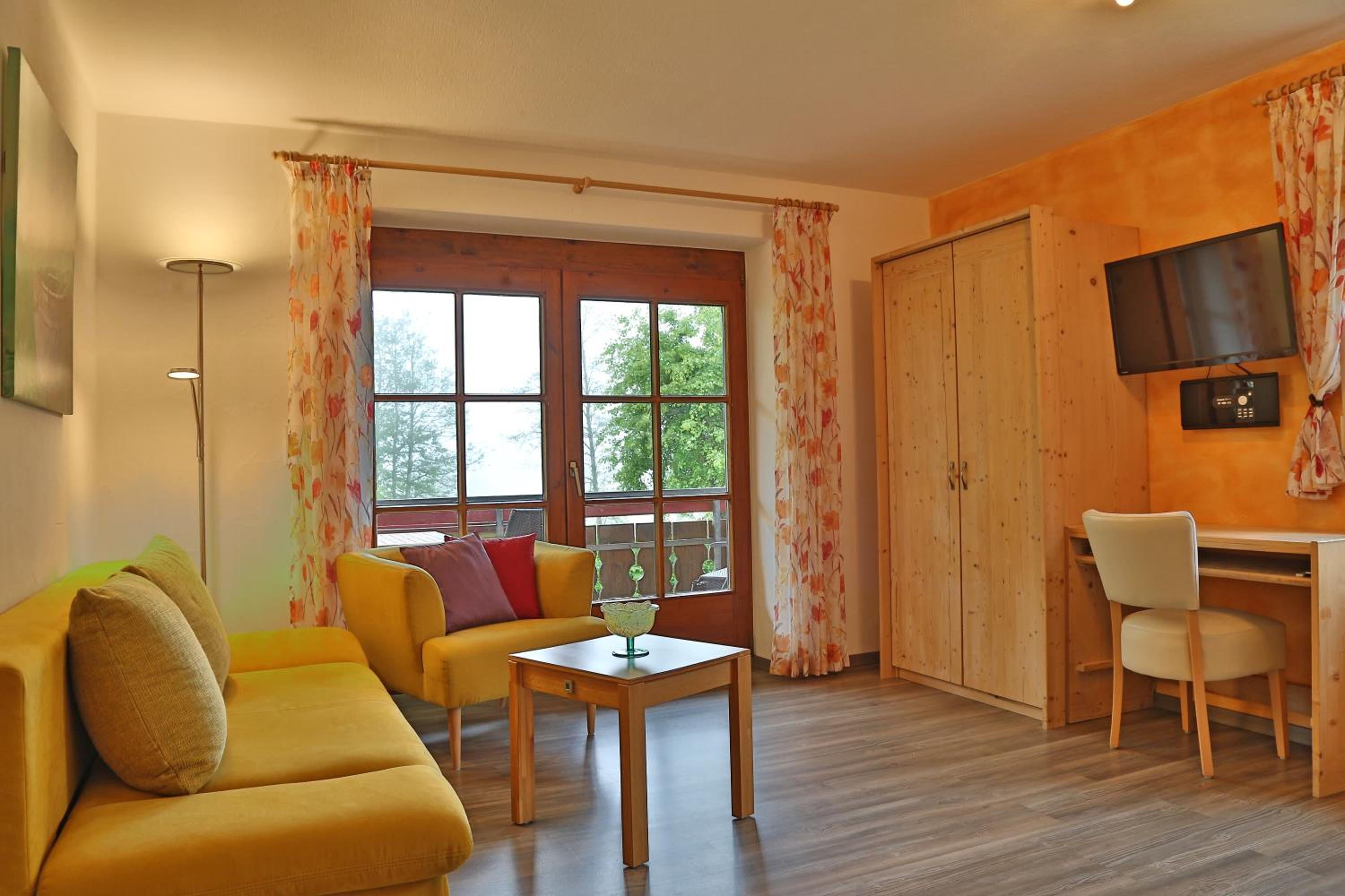 Alpenstern Finy, Bio-Gästehaus