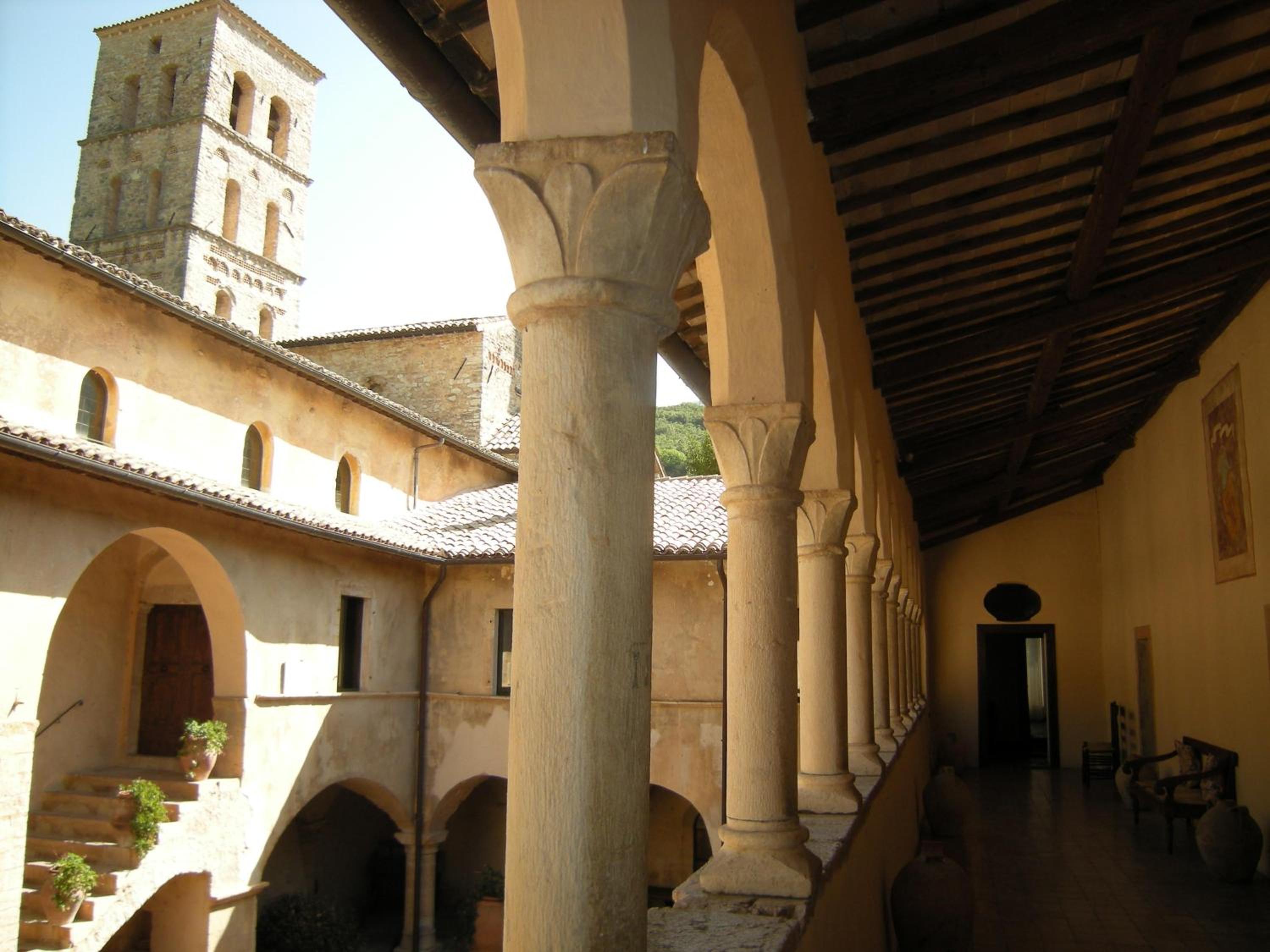 Abbazia San Pietro In Valle