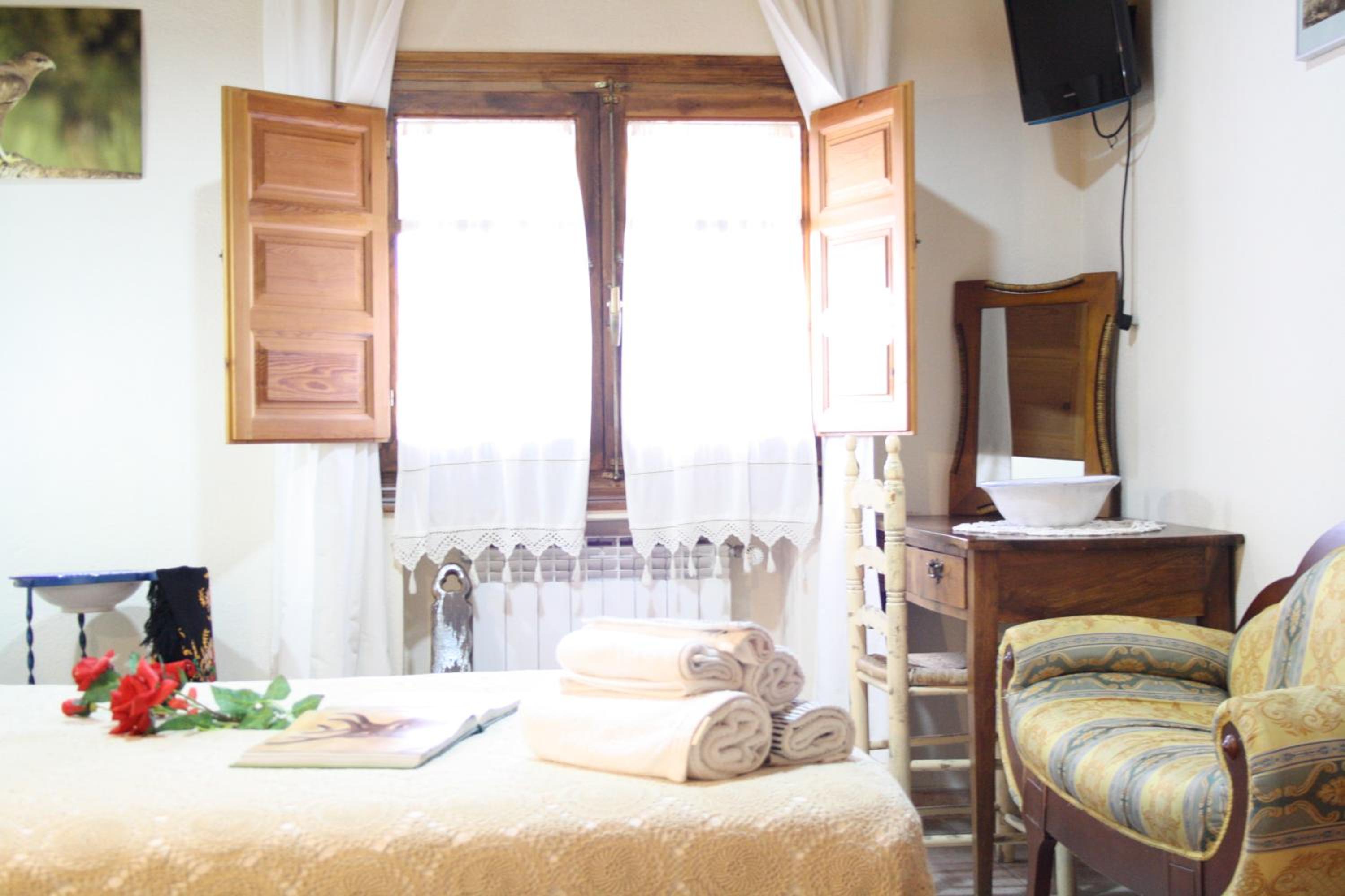 Habitaciones y casa rural monfrague view 3