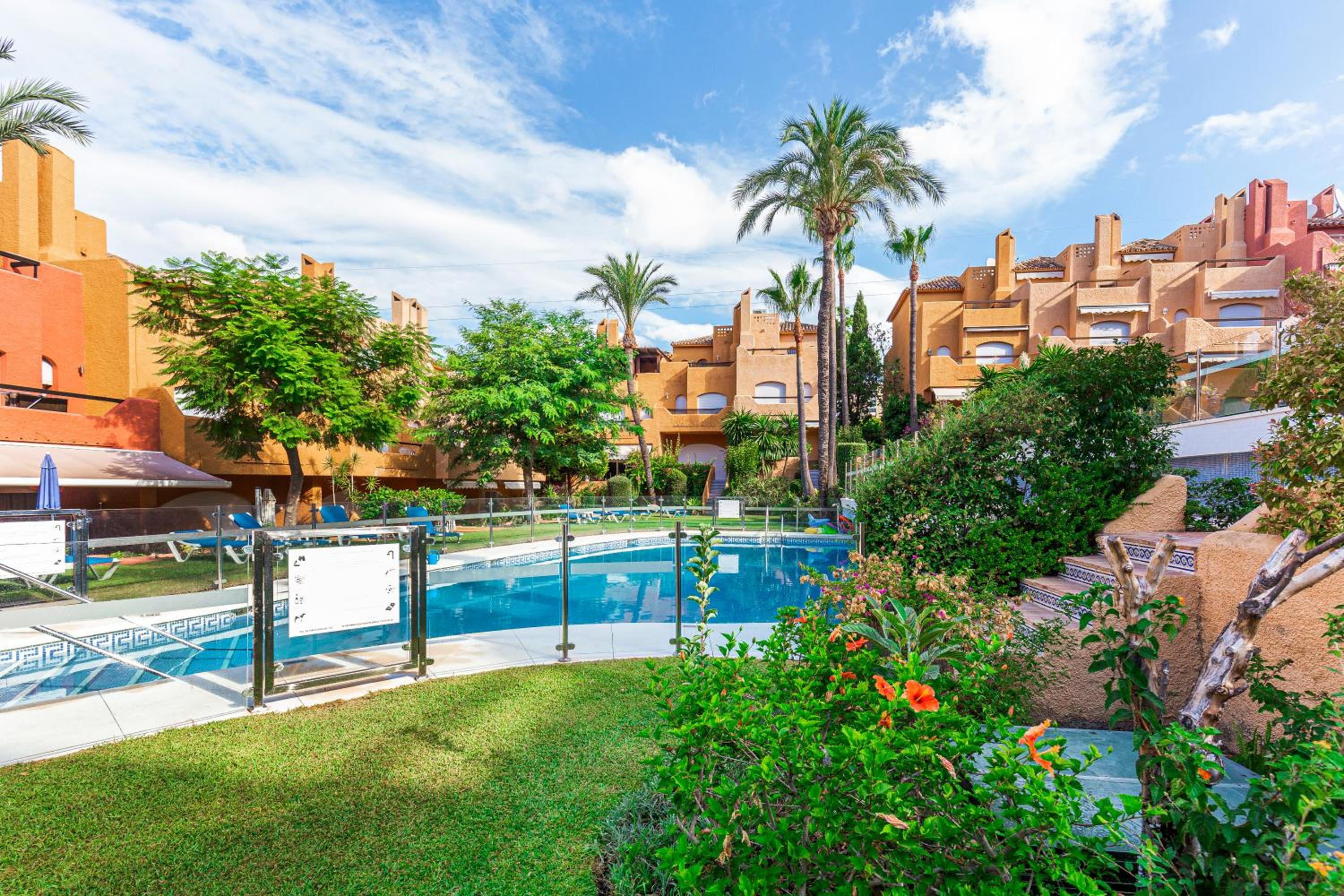 Family Exclusiv Townhouse Puerto Banus view 4