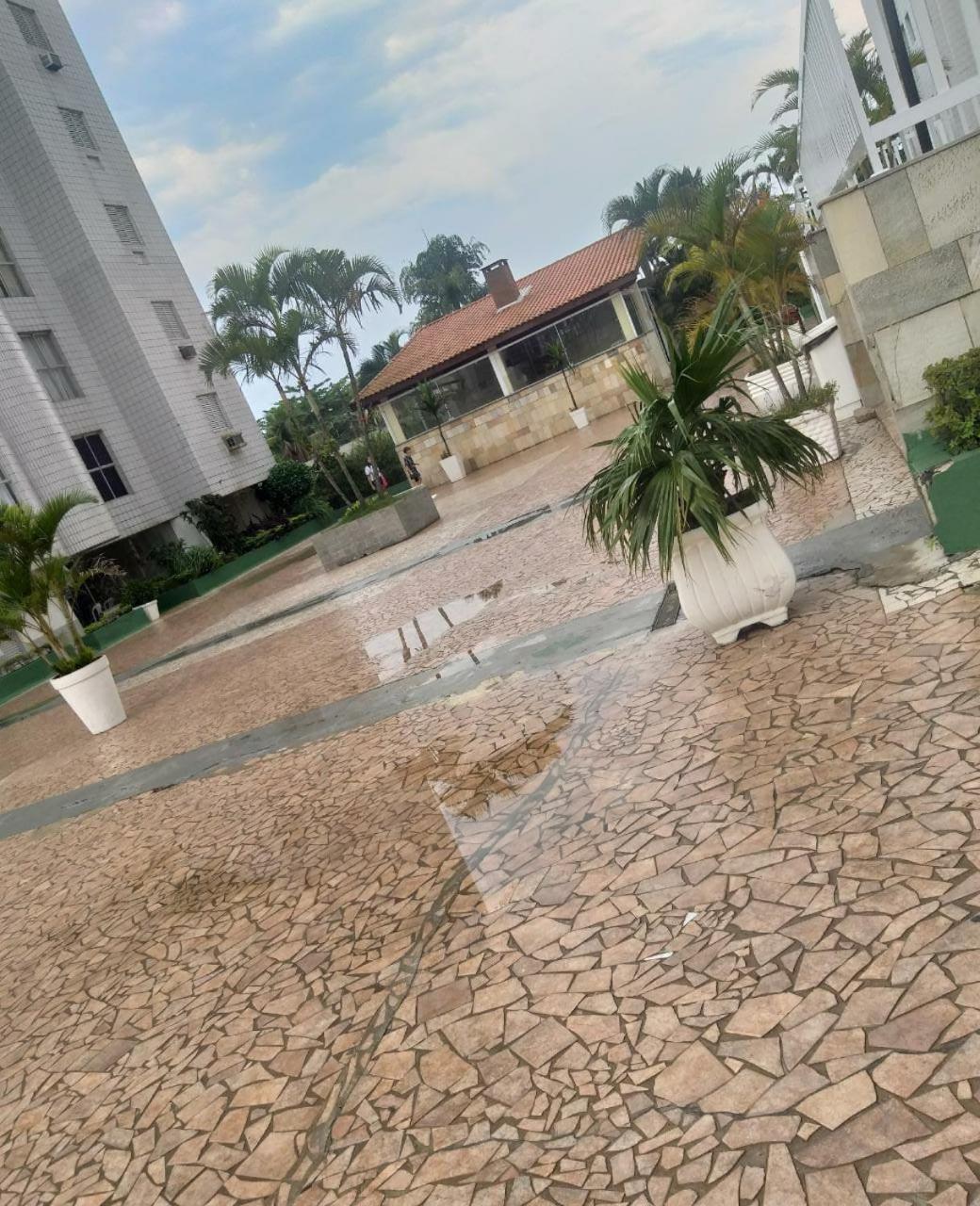 Apartamento com piscina 1 quarto de até 6 pessoas - Guarujá com Maquina Lavar Roupa