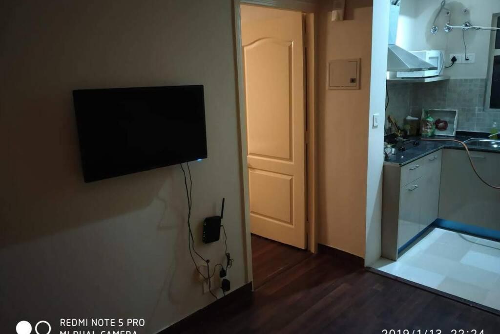 Studio Apartment with Green Lawn view 4