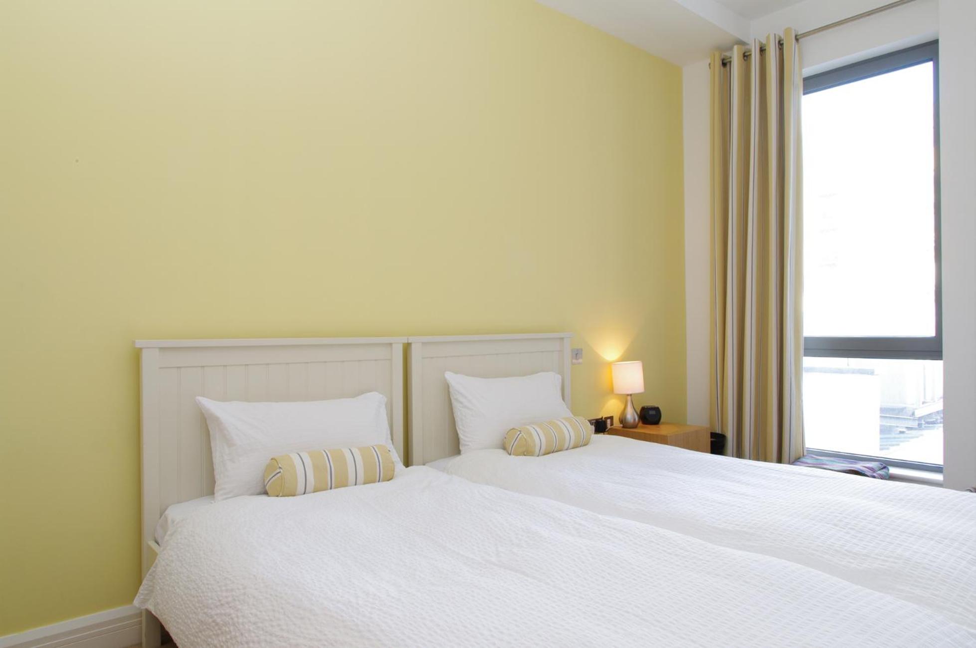 Elegant Clerkenwell Apartment with Balcony and Lift near Barbican