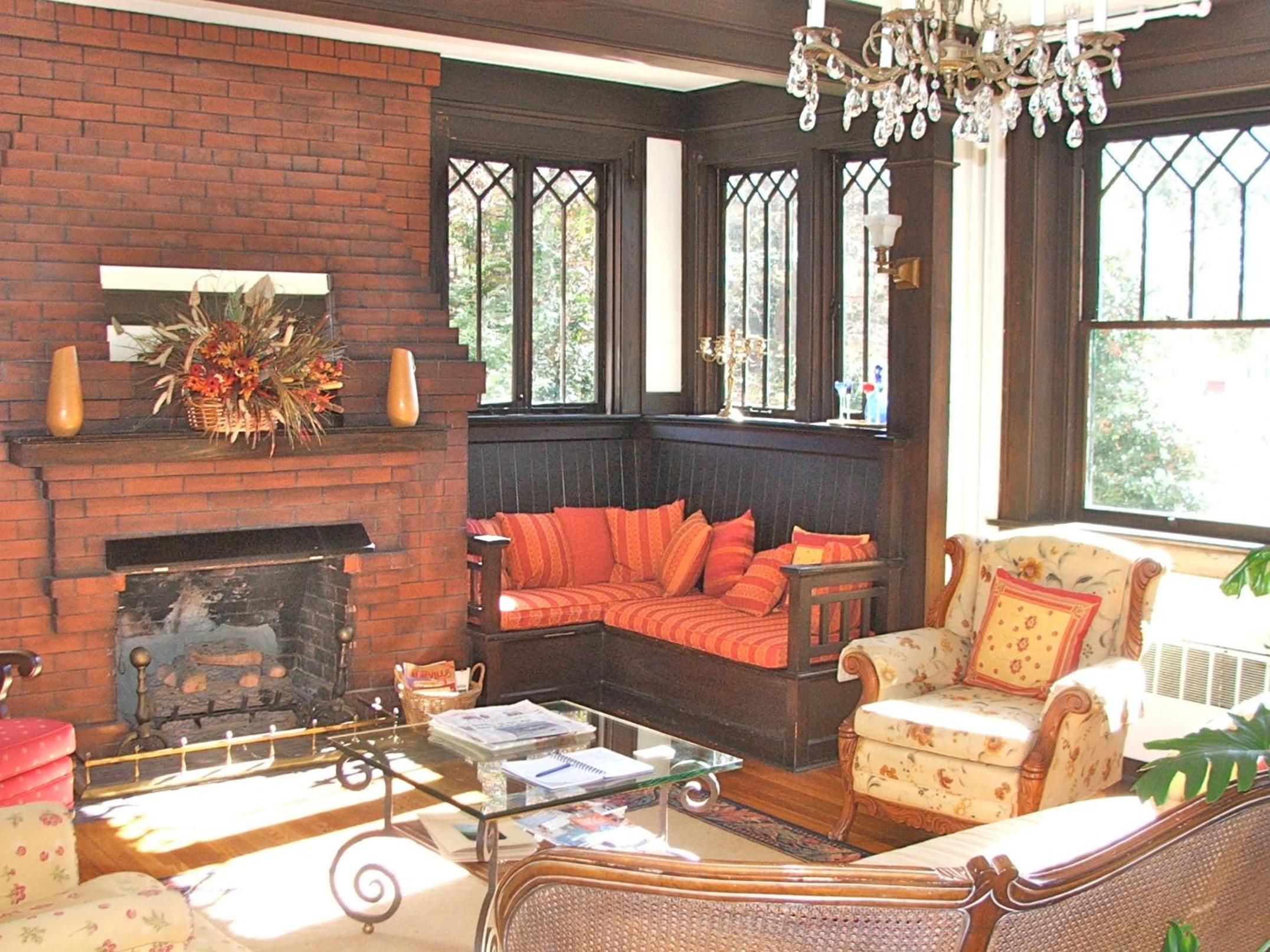 Oakland Cottage Bed and Breakfast