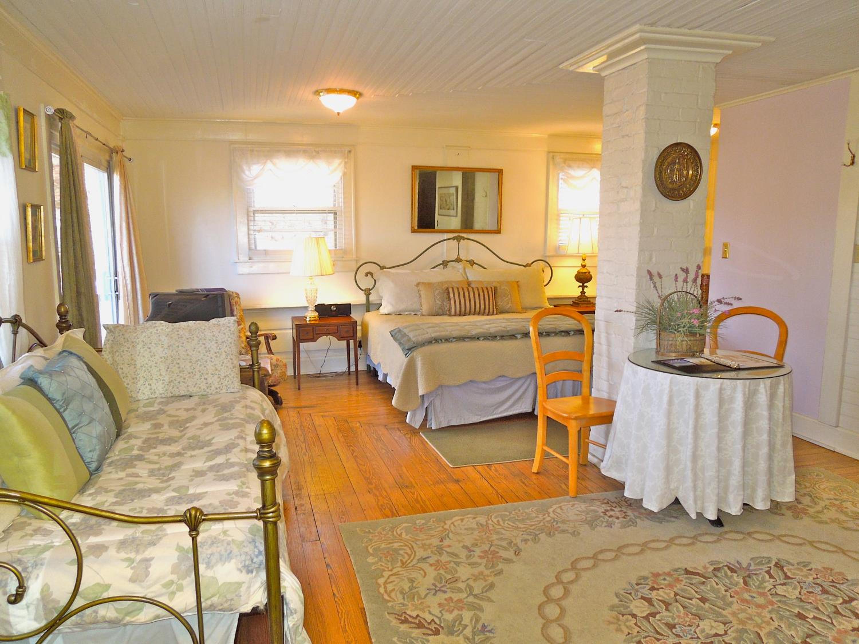 Oakland Cottage Bed and Breakfast