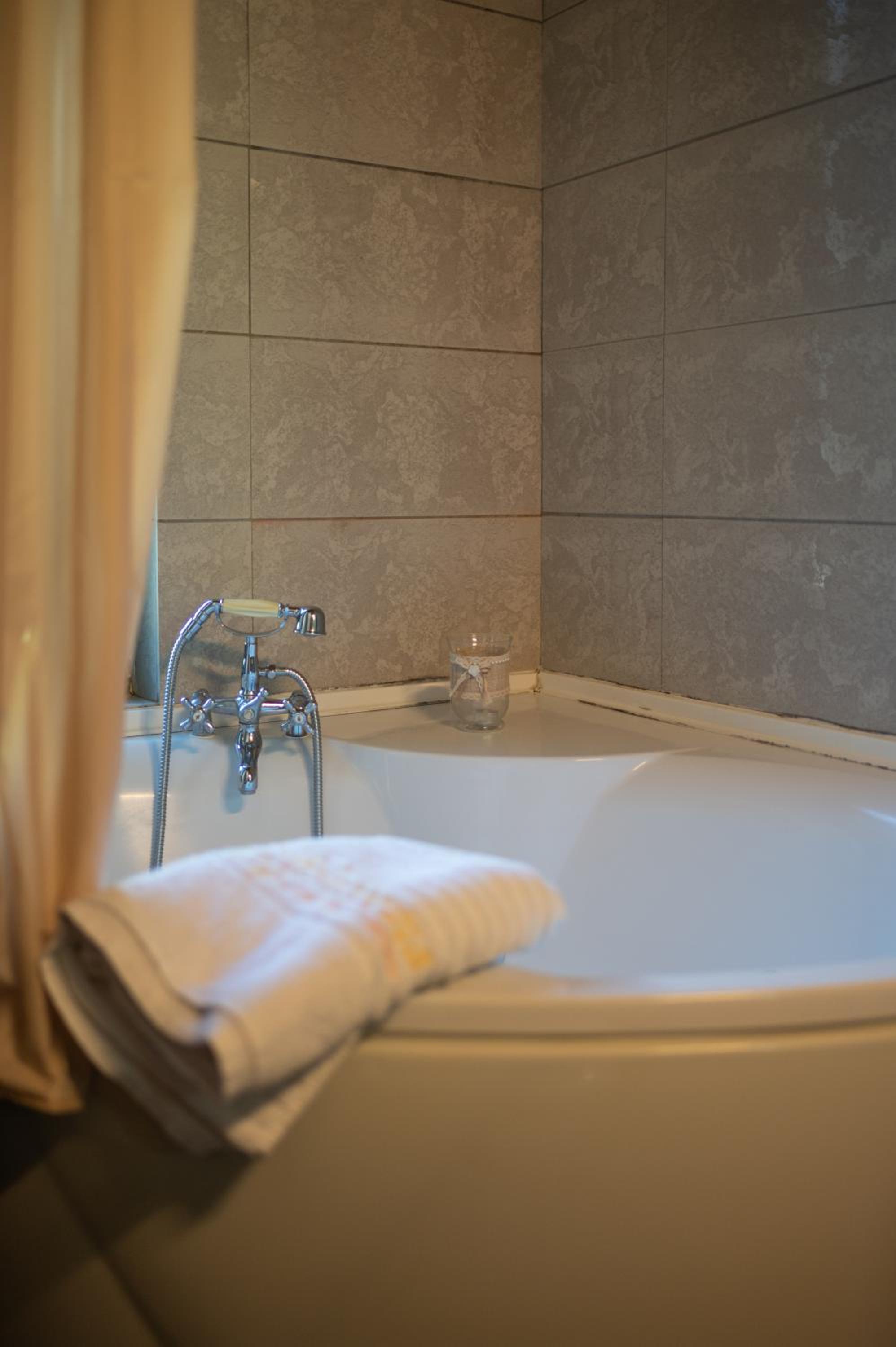 Vathyskia Guesthouse