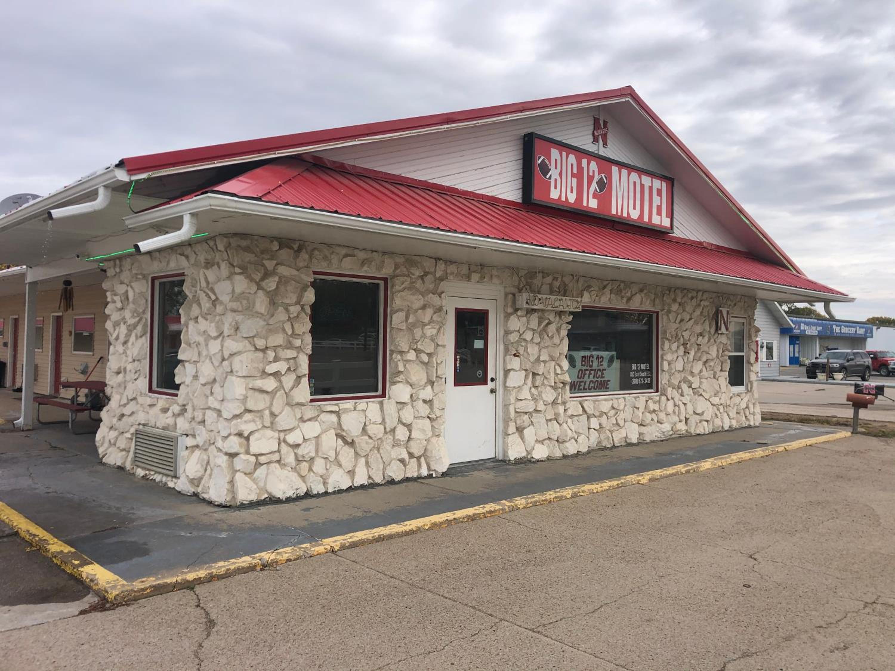 Big 12 Motel Broken Bow NE