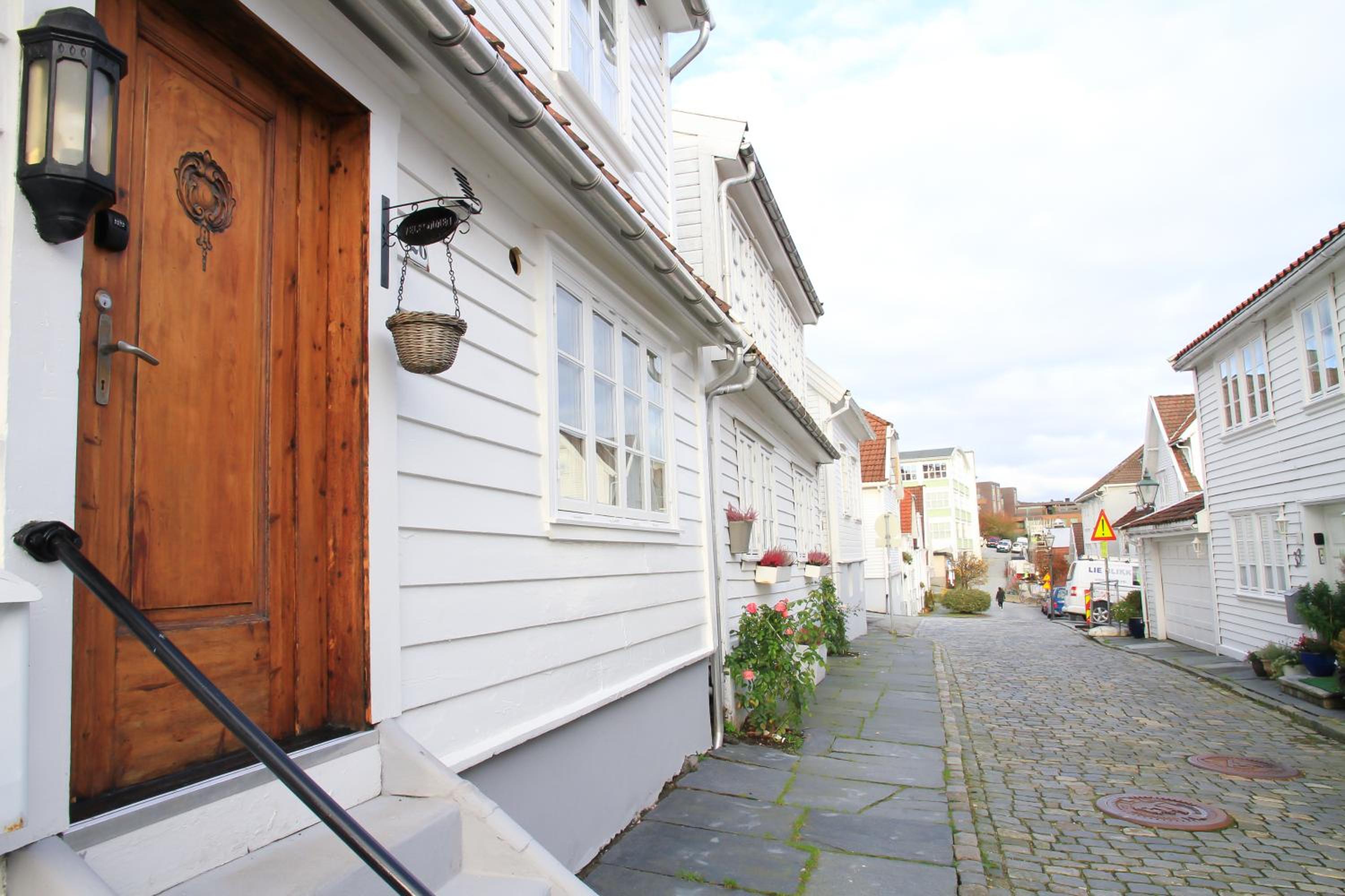 Saga Caves Straen
