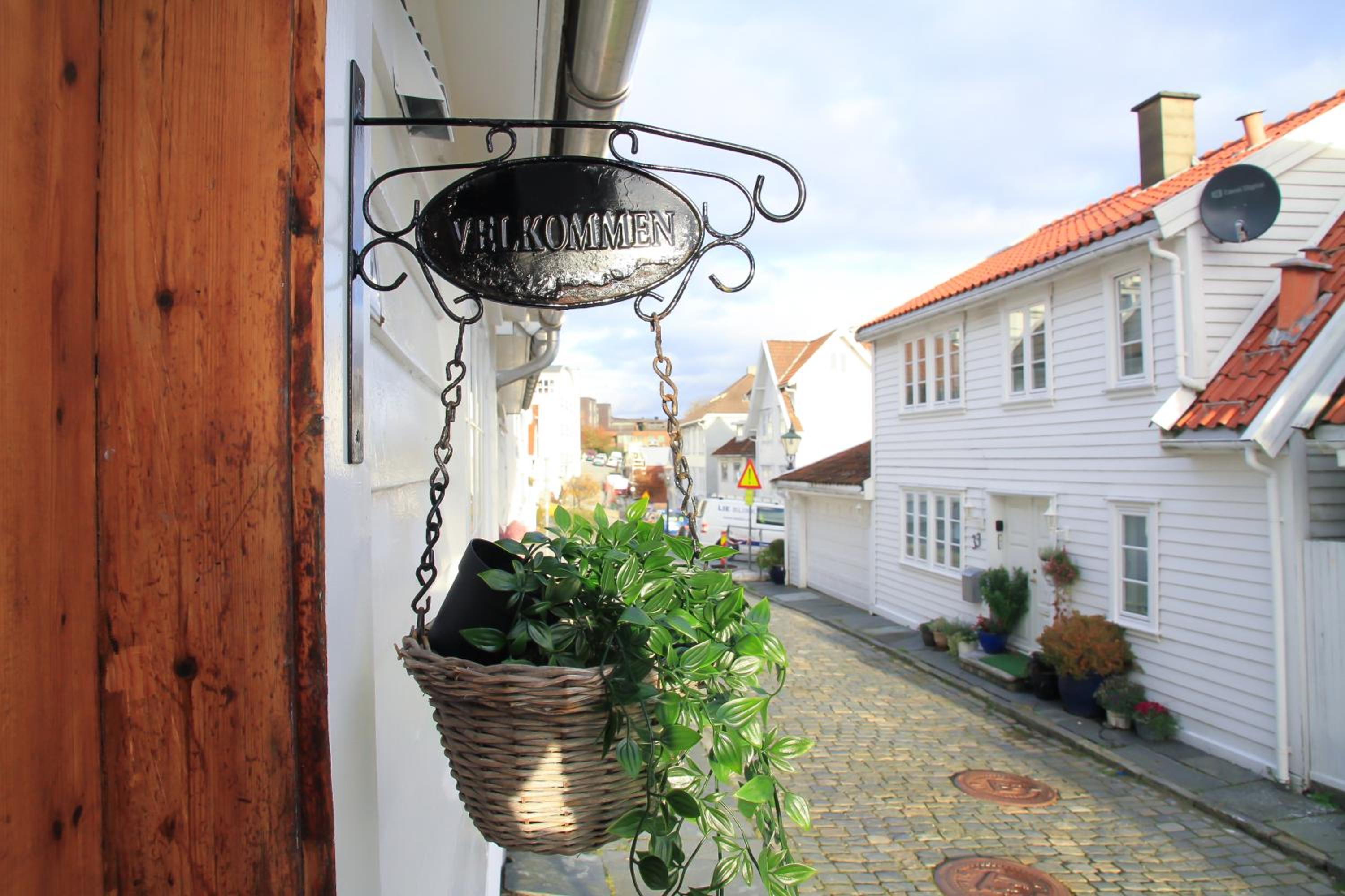 Saga Caves Straen