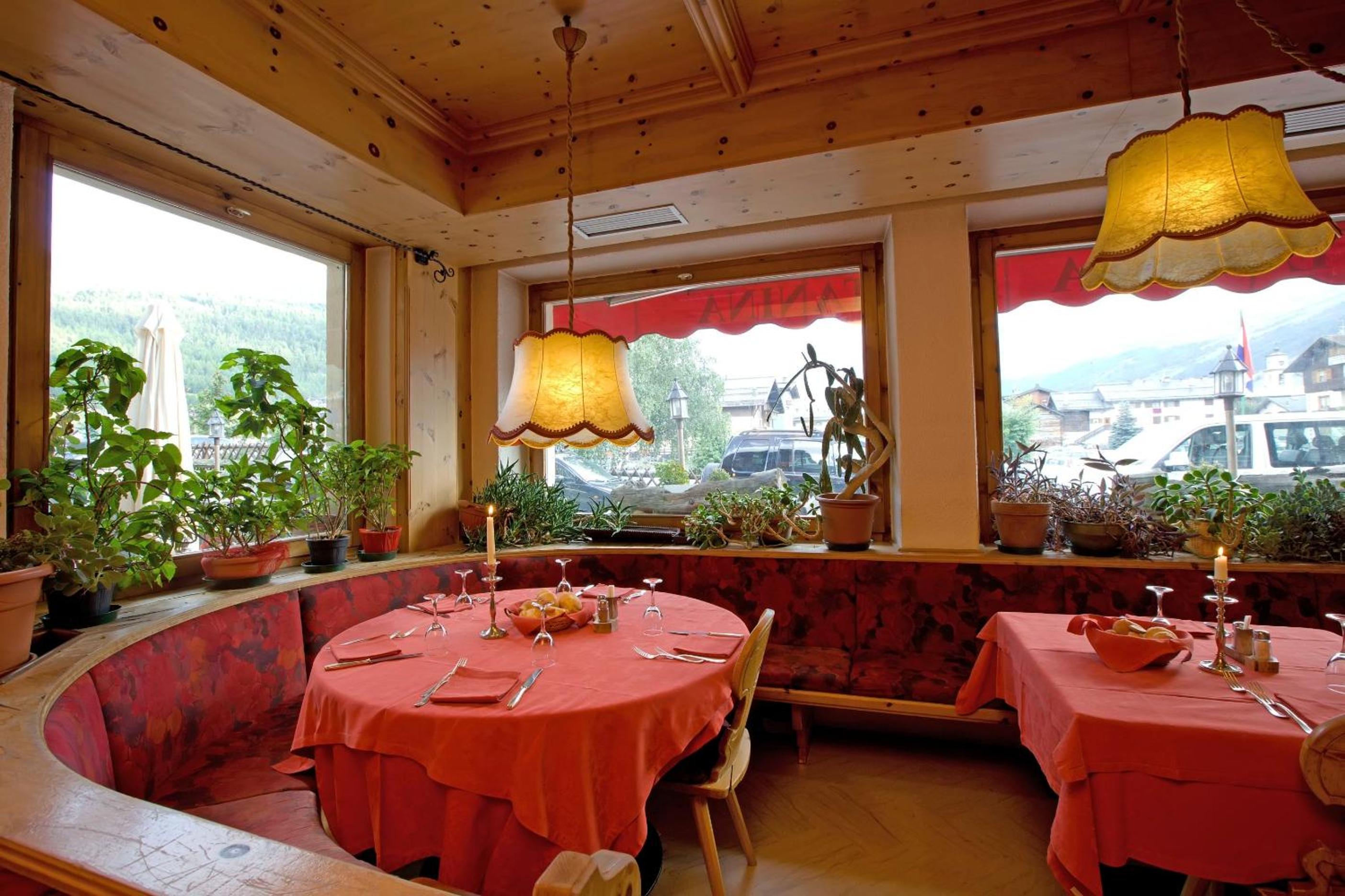 restaurant