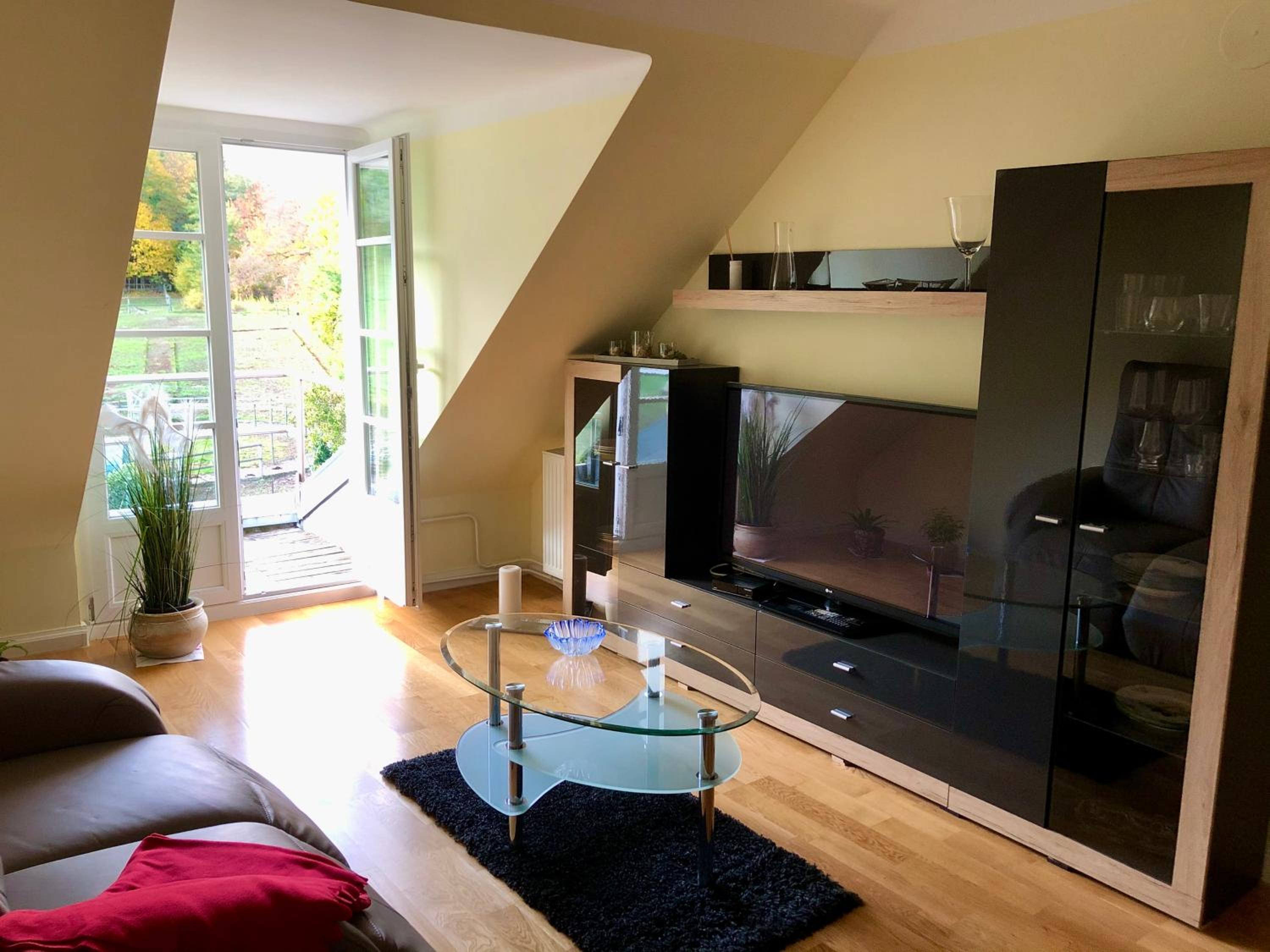 Ferienwohnung im Grünen auf idyllisch gelegenen Gutshof und doch so zentral view 3