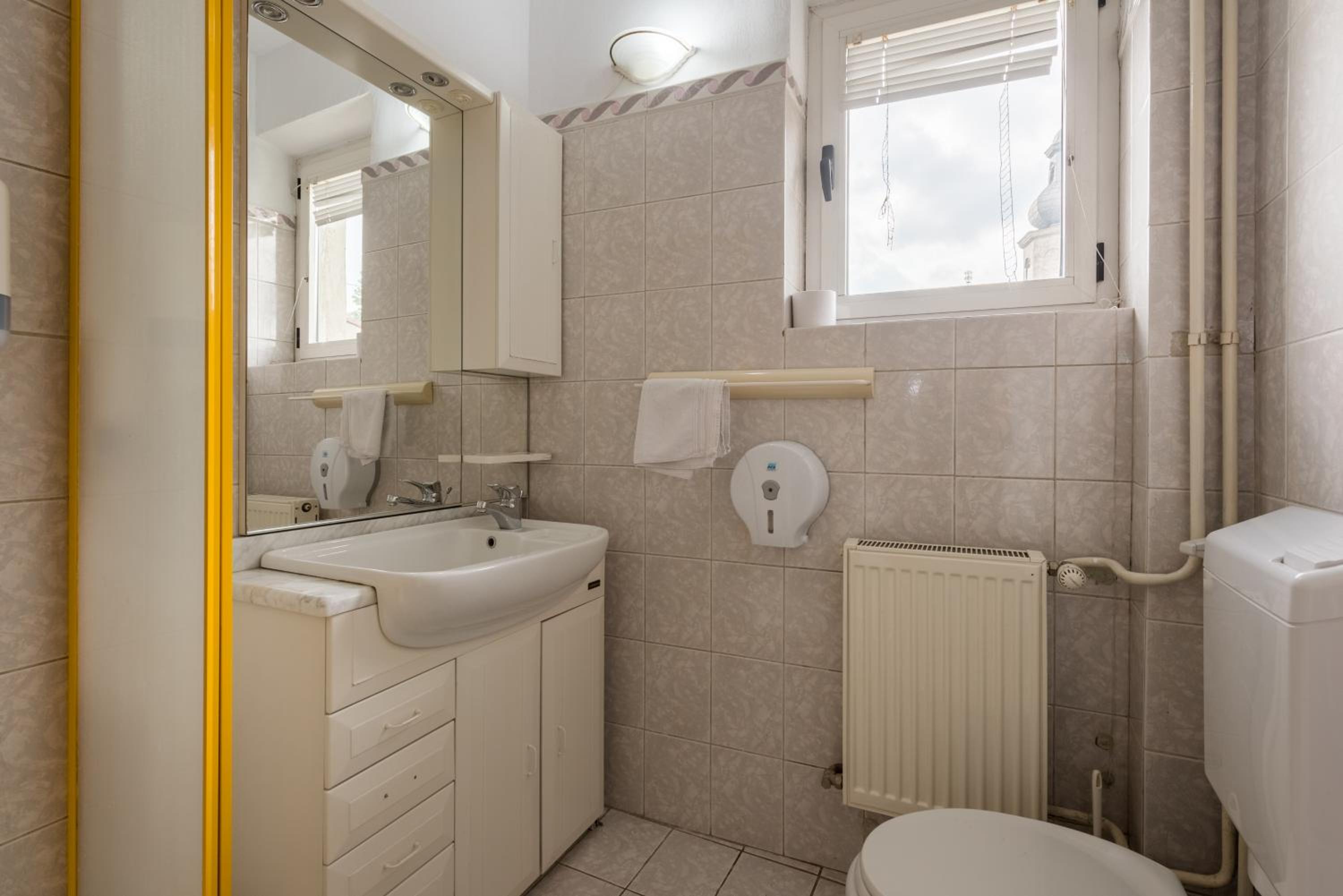 The Lincoln Suites - Central Shabbat Friendly Apartments