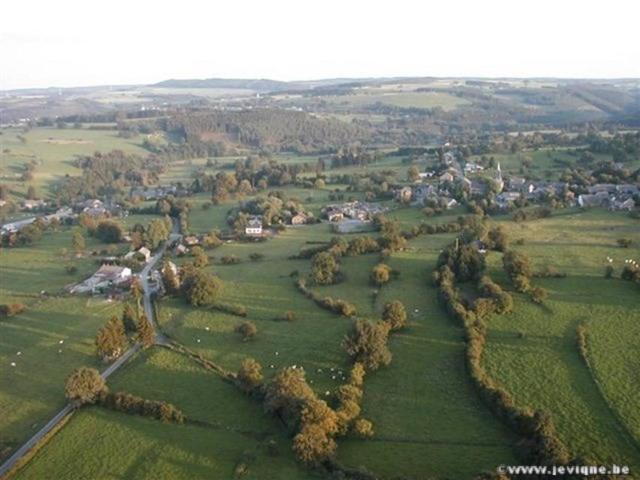 O Près de la Lienne, maison de campagne de charme, accord parfait entre confort et authenticité