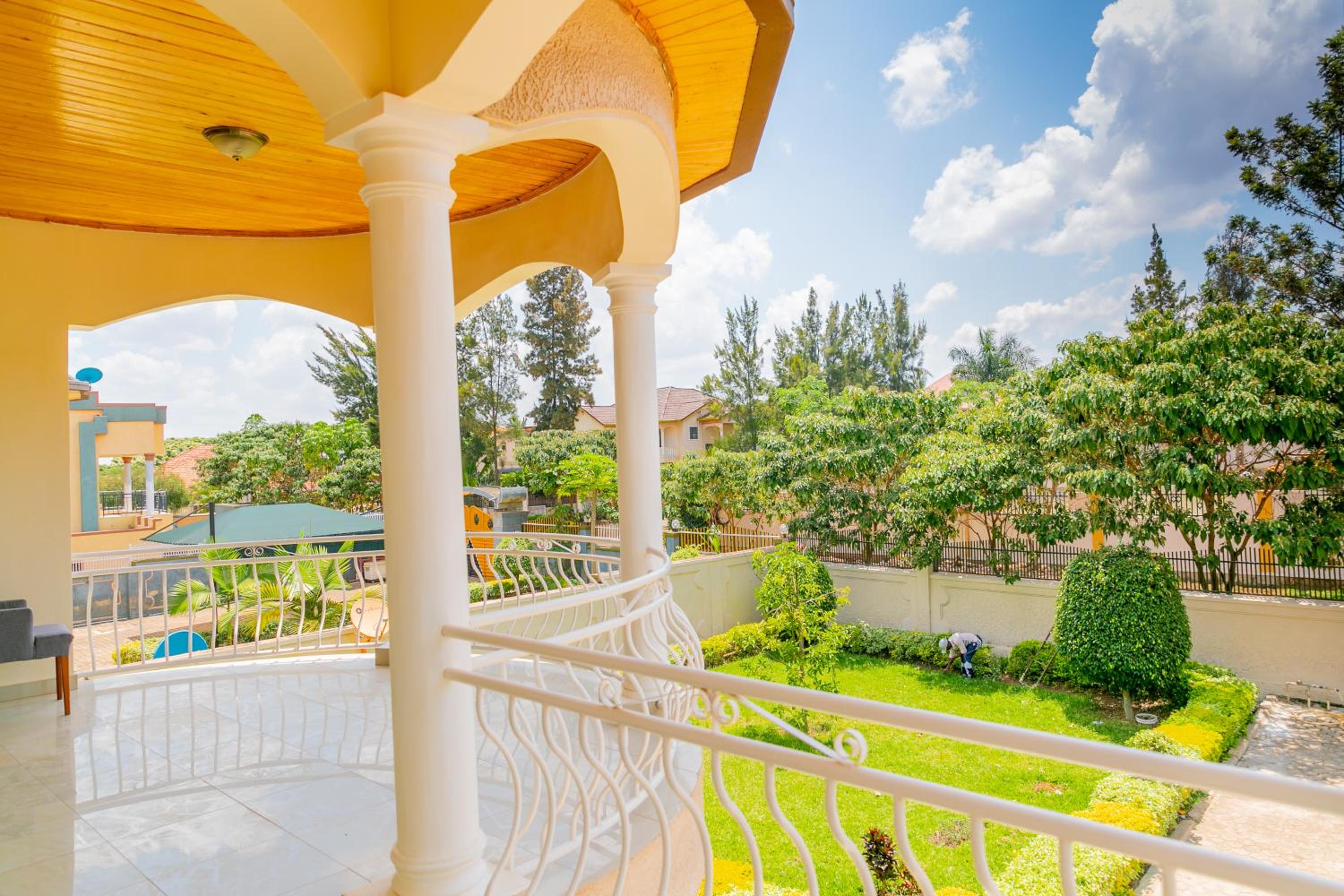 Kigali, Gacuriro Residential Property in Prime Area near 3 Hotels!! view 4