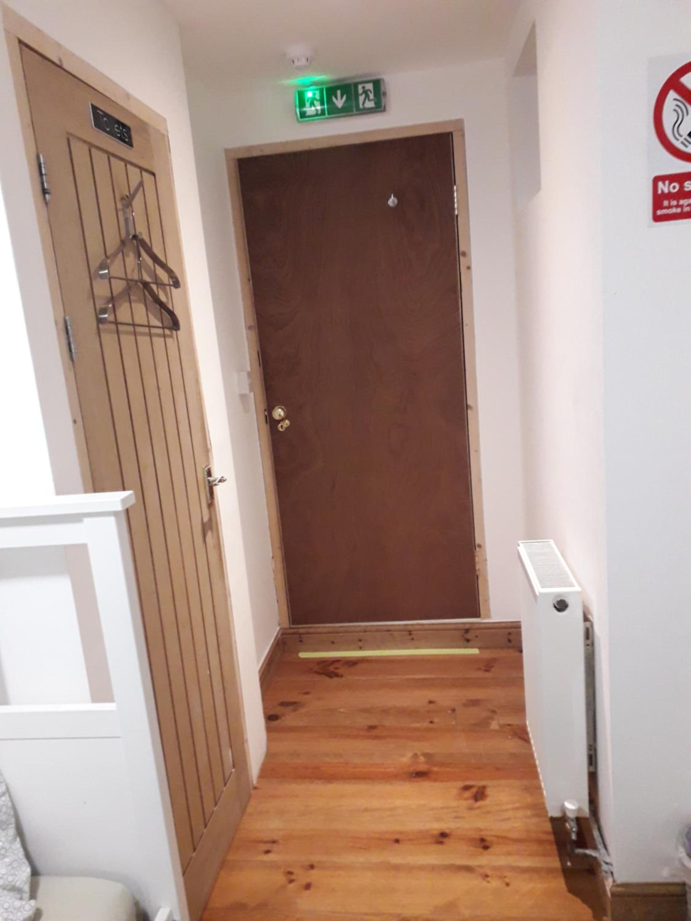 Photo 12